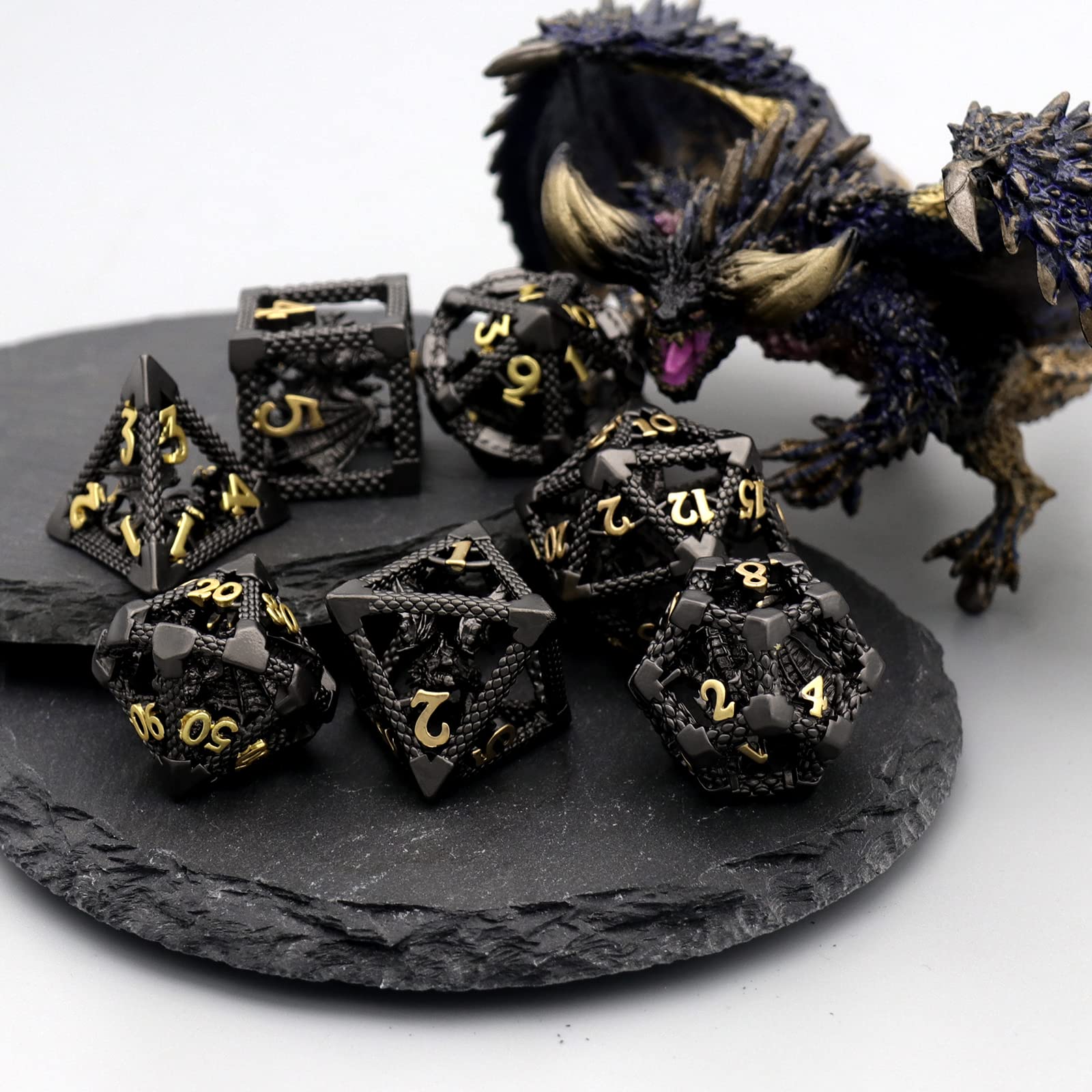 Set di Dadi Poliedrici in Metallo HNCCESG – 7 Pezzi per Giochi di Ruolo e da Tavolo (Design 3D Drago Cavo, Nero)