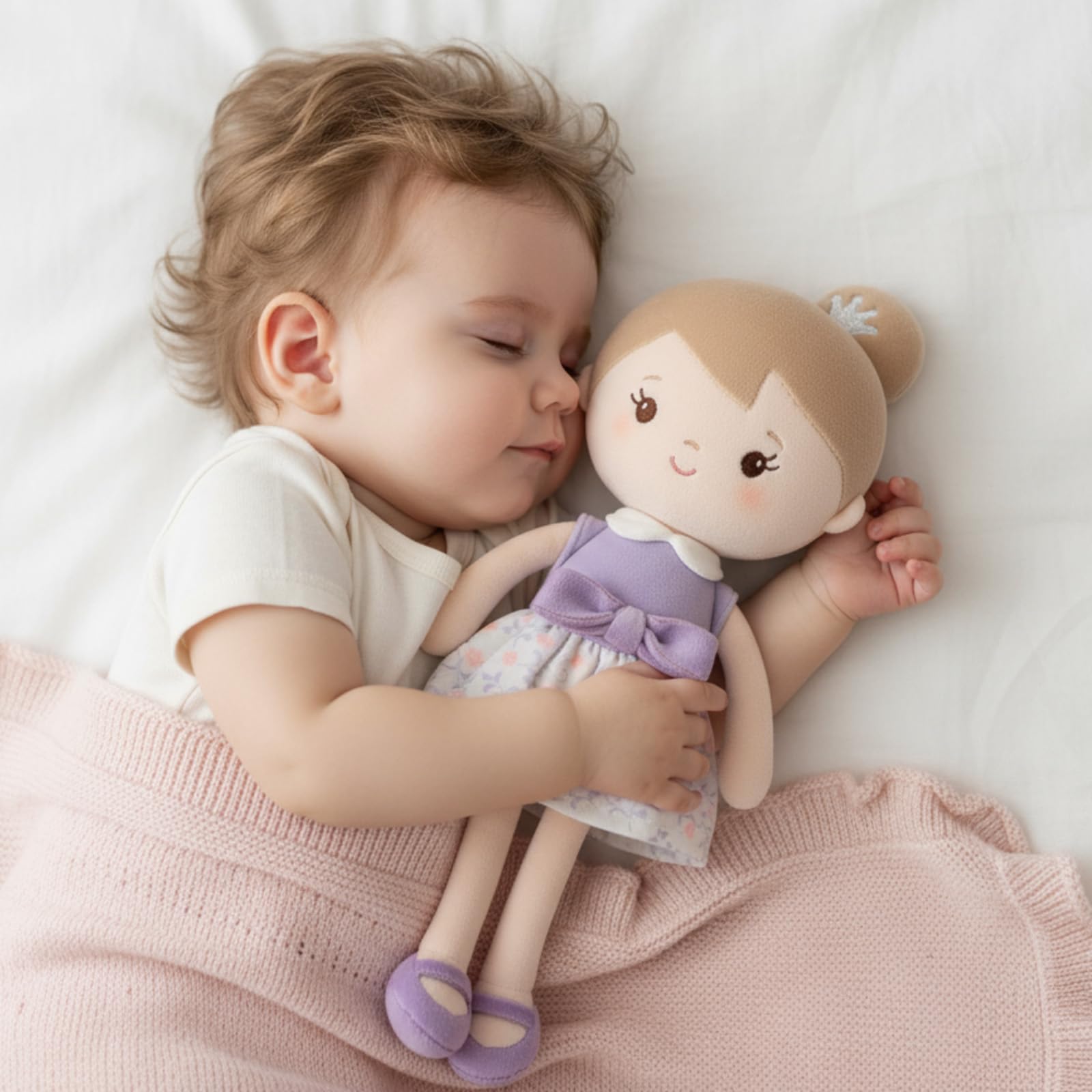GAGAKU Muñecas Trapo para Niñas 30cm Tela Suave Ángel Guardián Regalo de Bautizo para Niña con Alas Peluche Amuleto de la Suerte para Niños de 1-6 Años- Niña Cereza (Chica Vestido Morado) — view 3