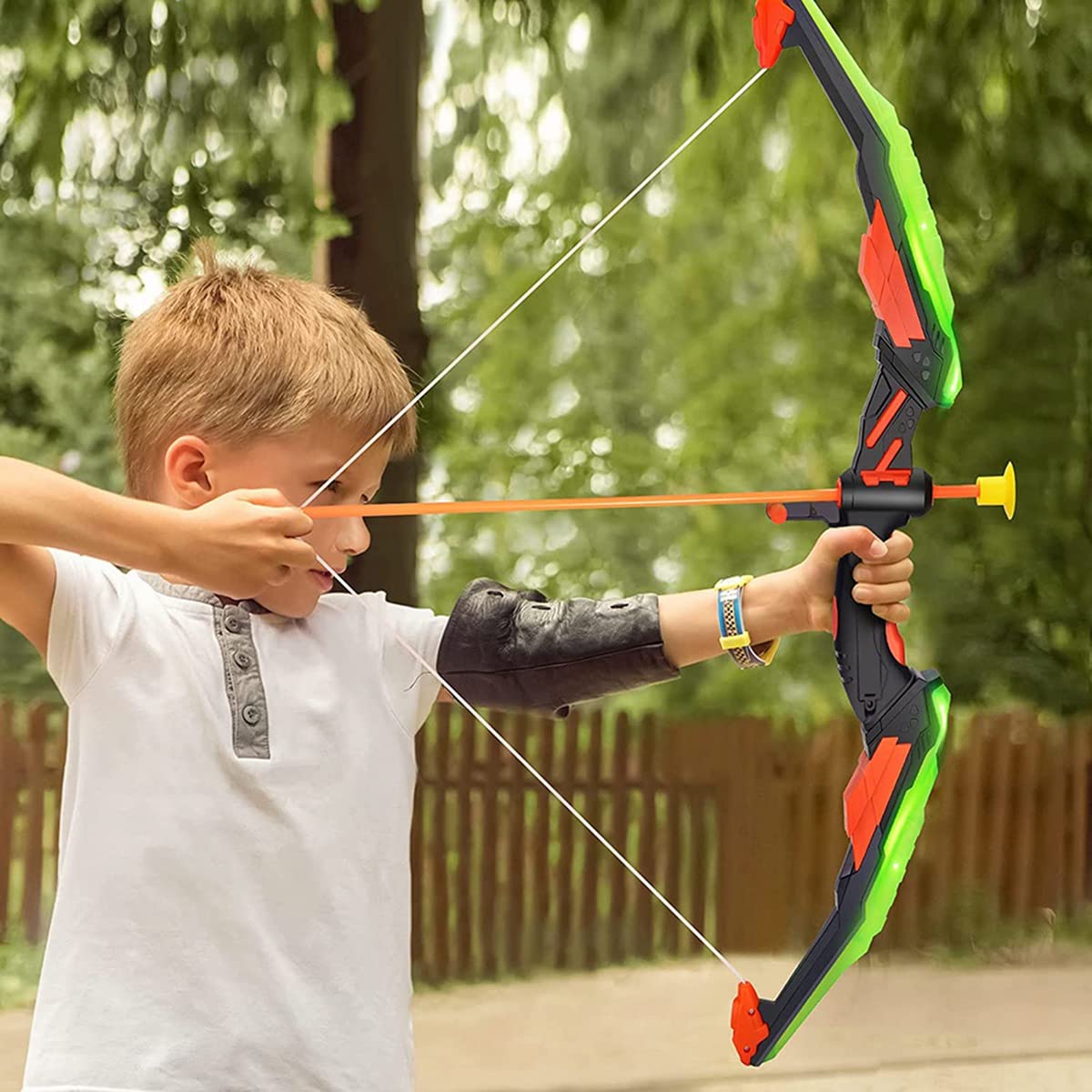 Ensemble Arc et Archer pour Enfants - Ensemble de de Tir à l'arc - ÉClairage LED avec 13 FlèChes à Ventouse, Cible et Carquois