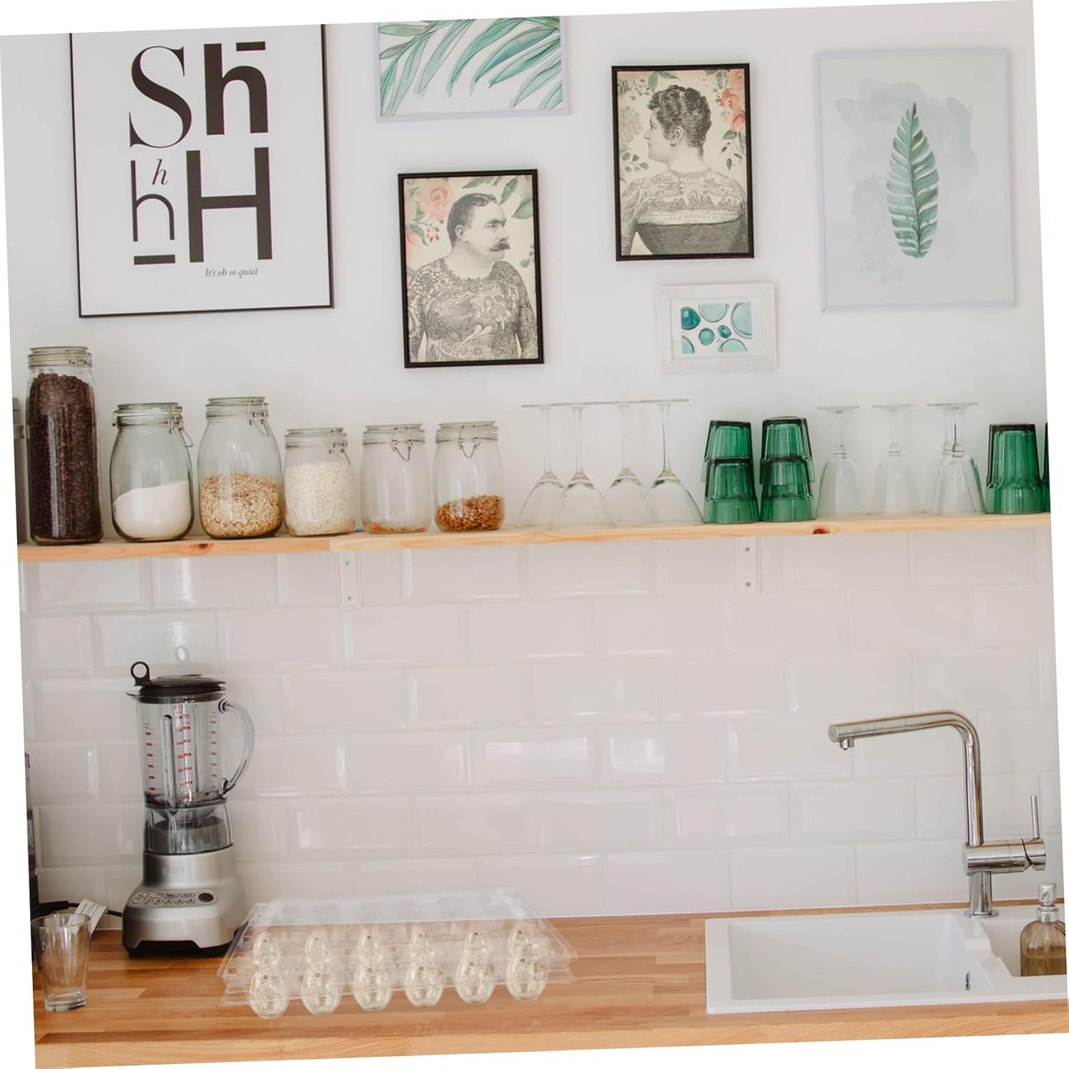 25pcs Clear Plastic Quail Holders Reusable Storage Trays for Quail Eggs Compact Design for Kitchen Organization and Easy to Clean