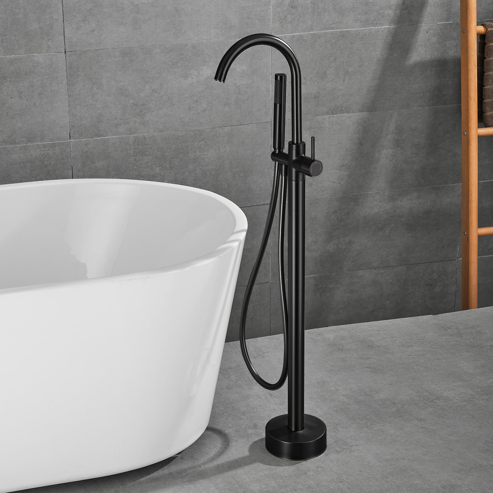 Mitigeur de bain-douche noir complet avec pommeau pour de parfaits moments de détente