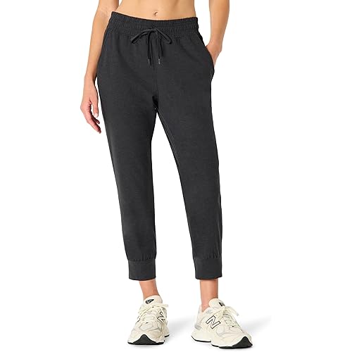 Amazon Essentials Women's Athletic Soft Performance Lightweight Cropped Capri Workout Jogger Sweatpants