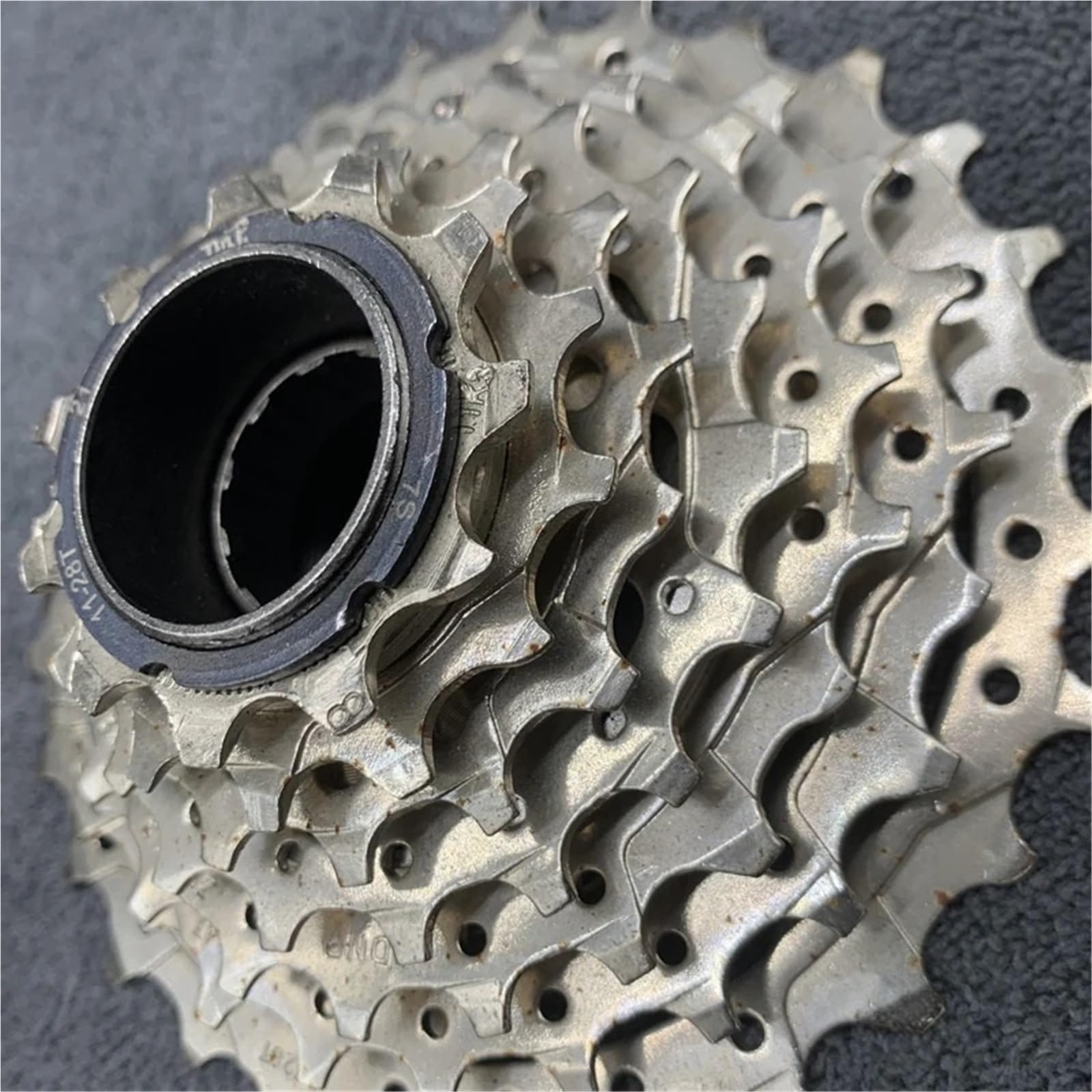 Cassettes y piñones Piñón Libre para Bicicleta de montaña DNP 11T 28 de 7 velocidades con Tornillos en el Cassette