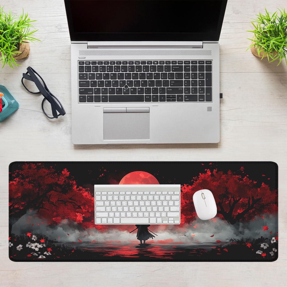 Tappetino per mouse da gioco con guerriero giapponese, motivo anime, cielo e luna piena, foglie rosse, grande tappetino per mouse da gioco con bordi cuciti, base in gomma antiscivolo impermeabile, 80
