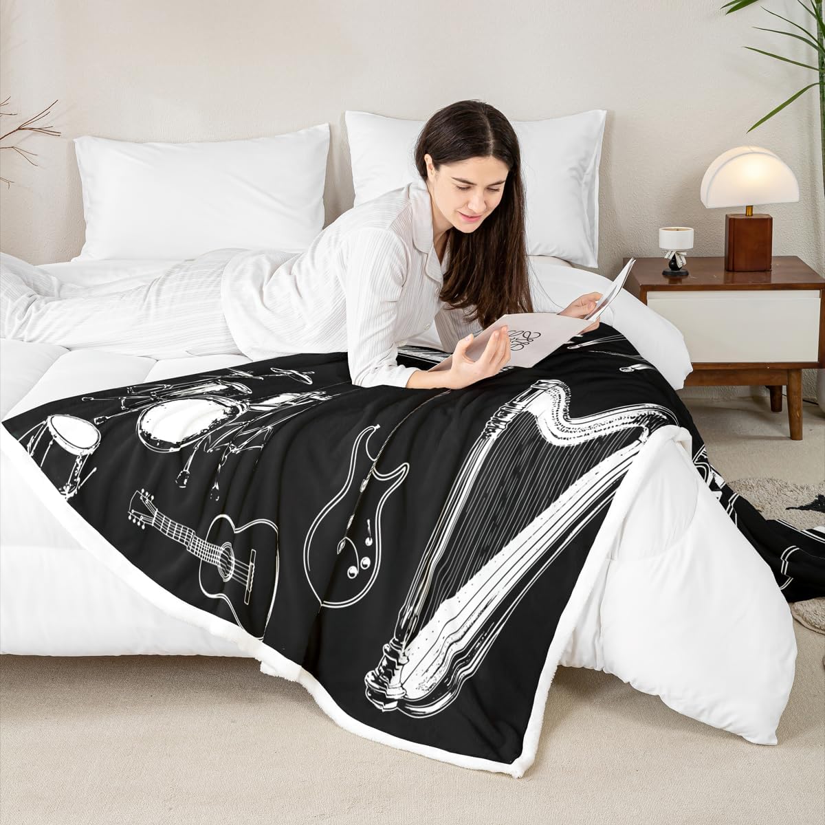 Feelyou Guitar Fleece Throw Blanket for Sofa Couch Drum Kit Piano Music Themed Sherpa Blanket Black White Musical Pattern Warm Plush Room Decor Instruments Print Fuzzy Twin 60"x80"
