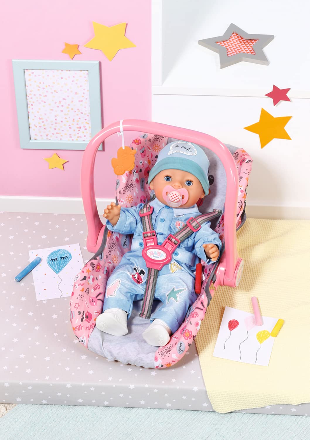 Baby Born Siège Confortable – Accessoire Multi-Usage, Peut être utilisé comme siège, Porte-bébé, siège à Bascule ou siège de Voiture. Convient aux poupées Baby Born de 43 cm