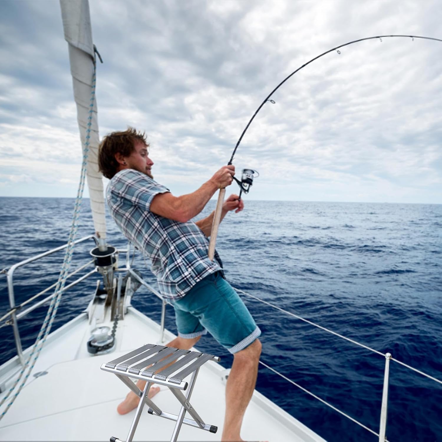 折り畳み椅子 アウトドアチェア コンパクトイス 1秒開け閉め 携帯便利 耐荷重300kg 超軽量 小さい イス ミニチェア 登山 釣り キャンプ レジャー 運動会 持ち歩く 登る 花見 バーベキュー