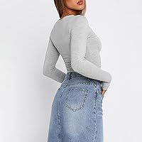 Vista 8 de Blusa corta básica casual para mujer, ajustada, manga larga, cuello redondo, color sólido, para otoño, camiseta ajustada Gris claro