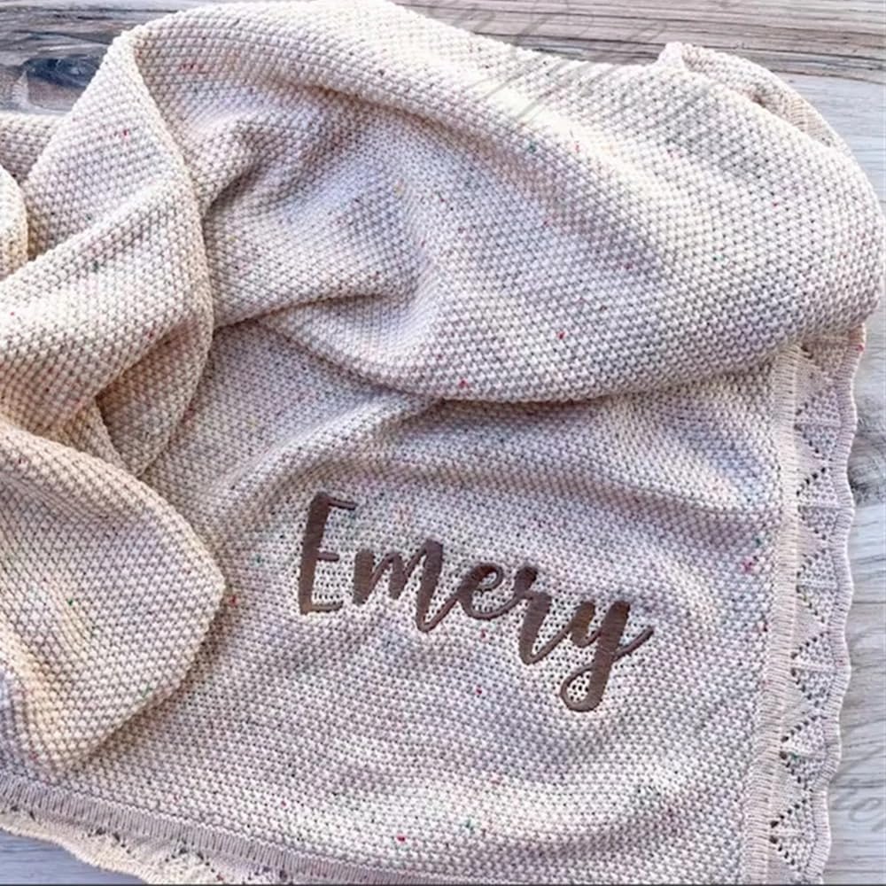 REEG Copertina per Neonato Lavorata A Maglia Personalizzata，Coperta con Nome Ricamato，Coperta per Passeggino in Maglia di Cotone (Grey Pink,Embroidered Name)