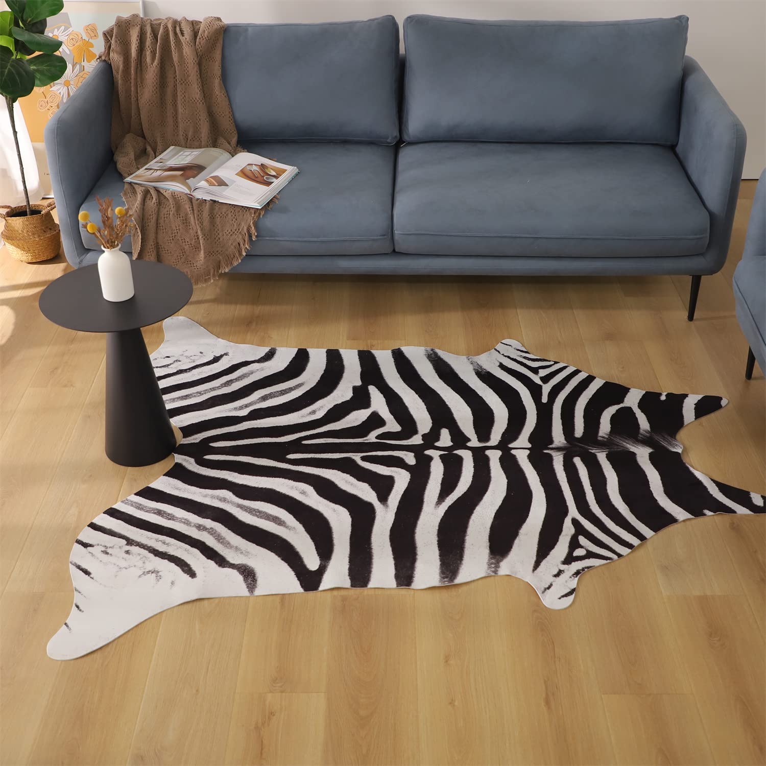 KASENTEX Zebra Hide Print Area Rug, Country Western Rugs, Cute Animal  Printed Carpet Floor Mat for Bedroom Living Room Home Decor, Zebra Print  x