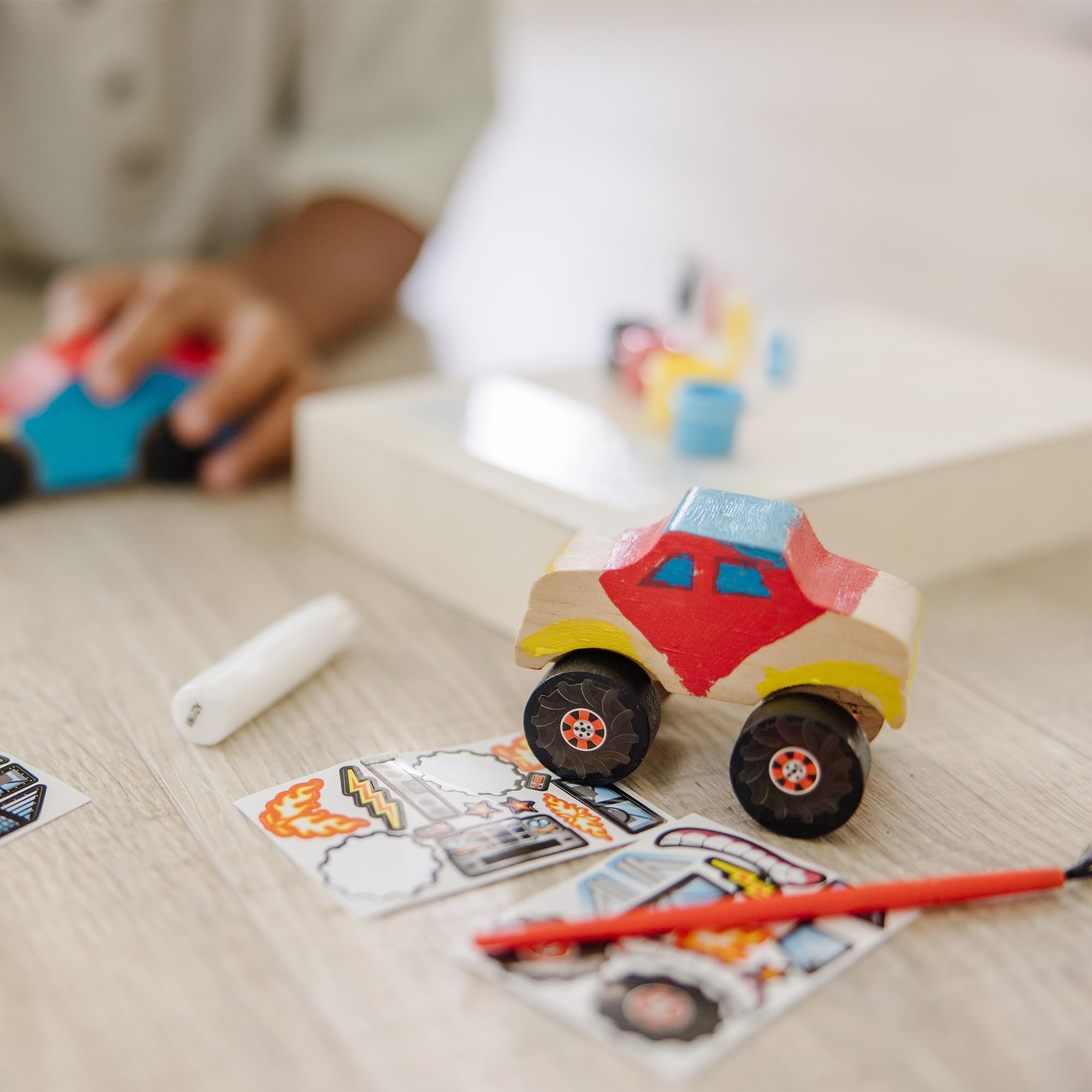 Melissa & Doug Decorate-Your-Own Holz-Bastelset - Rennwagen und Monstertruck