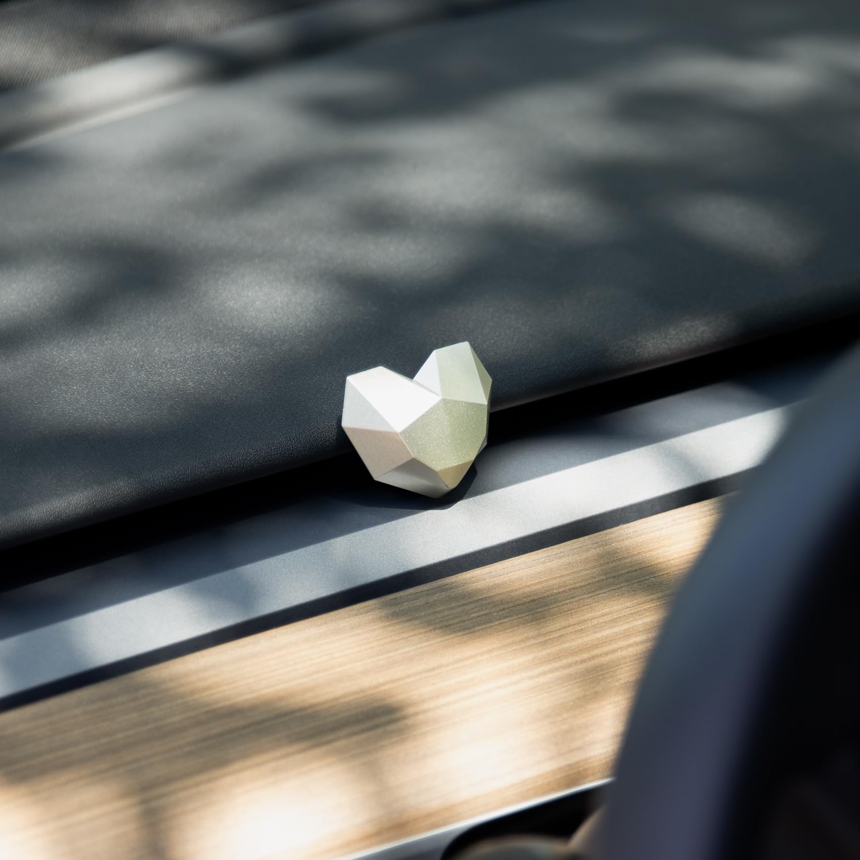 TPARTS Ambientador especialmente diseñado para Tesla Model 3 Model Y, difusor de aromas de fragancia Cyberheart con 2 recambios de aroma, se adapta a todos los Tesla Model 3/Y Airvent (Mysterious