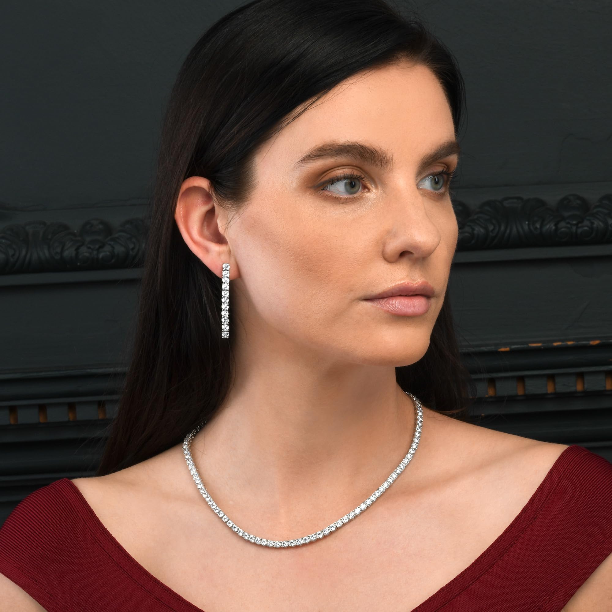 Diamond Treats Lange Ohrringe für Damen in 925 Sterling Silber, Lange Ohrringe für Frauen mit Cubic Zirkonia Steinen, Elegante Ohrringe mit Steinen in einer Linie, 925 Sterling Silber