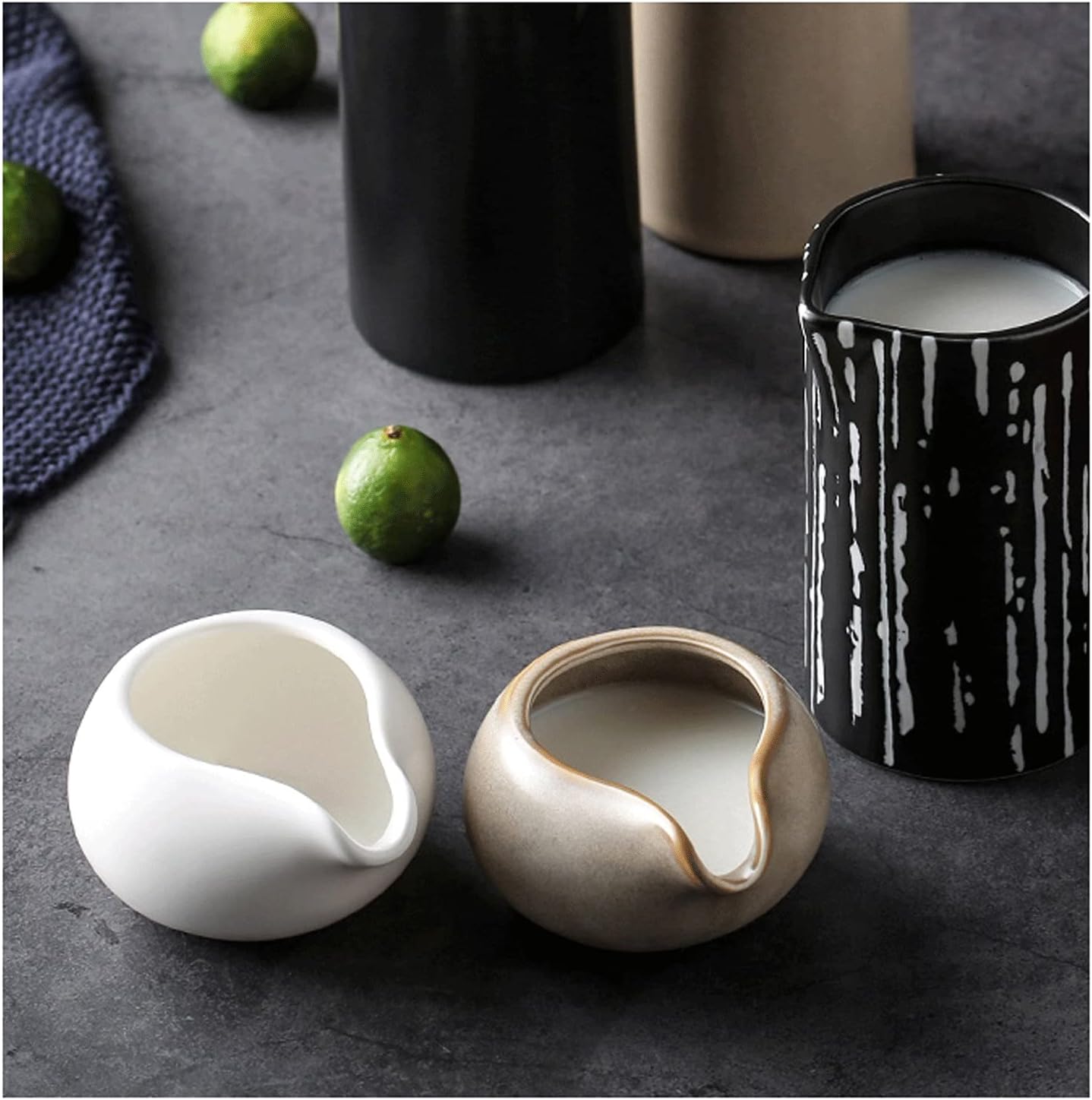 Gravy Boat 100ml Gravy Boat with Small Mouth, Sauce Boat Creamer in Two Colors for Choice, Suitable for Microwave Oven and Dishwasher Gravy Sauce Boat (Color : Black)