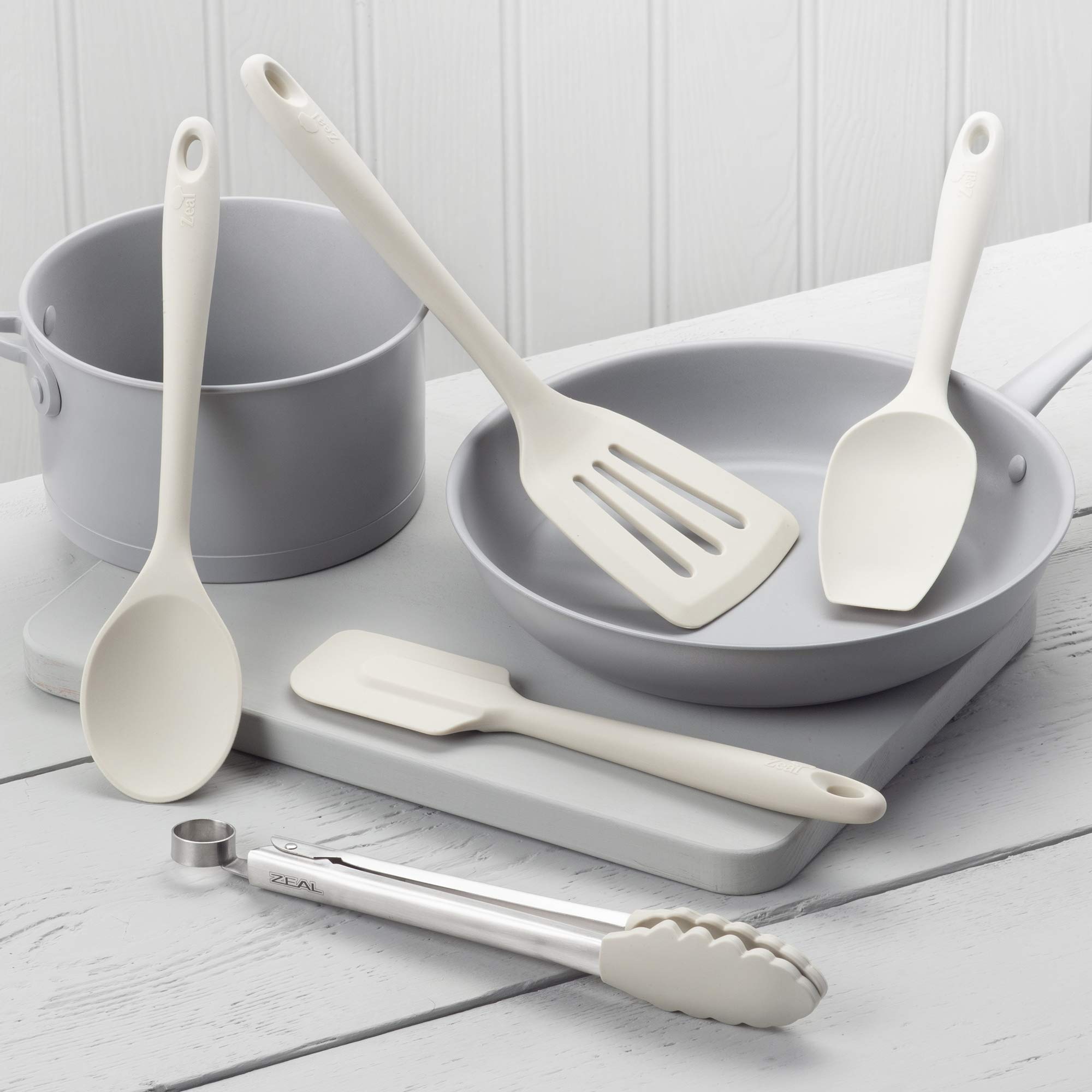 Zeal JSET45C - Set di 5 pinze antiaderenti in silicone, spatola, cucchiaio, colore: crema