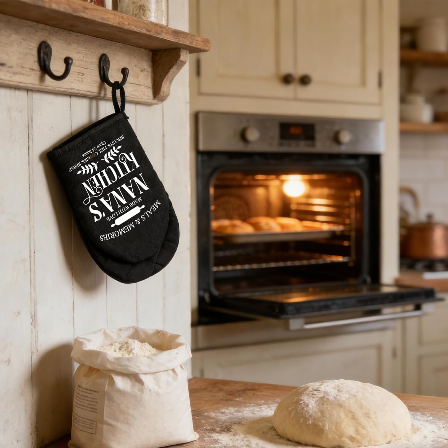 WCGXKO Nana’s Kitchen Merch Funny Nana Gift Grandparent Gift Housewarming Gift for Nana Kitchen Gloves Baking Short Oven Mitt (Love Nana G)