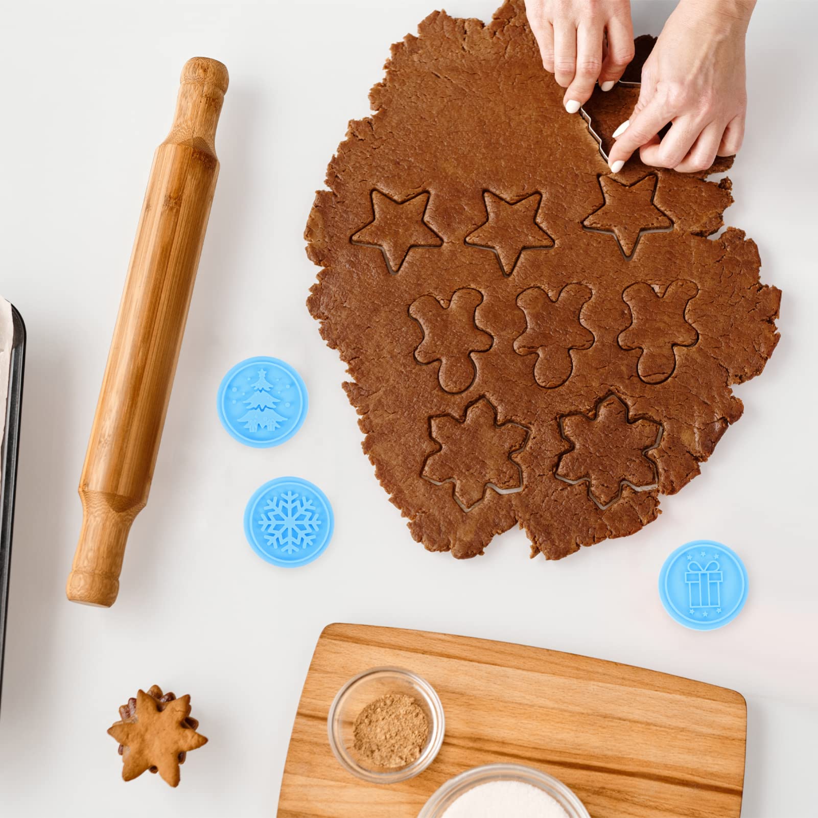 Cabilock 3 Juegos Molde De Galleta En Pan De Jengibre Revestimientos Pastel Sellos Cortadores De Galletas Navideñas Estera Día Festivo Equipo Acero Inoxidable Blue 6 Piezas * 3
