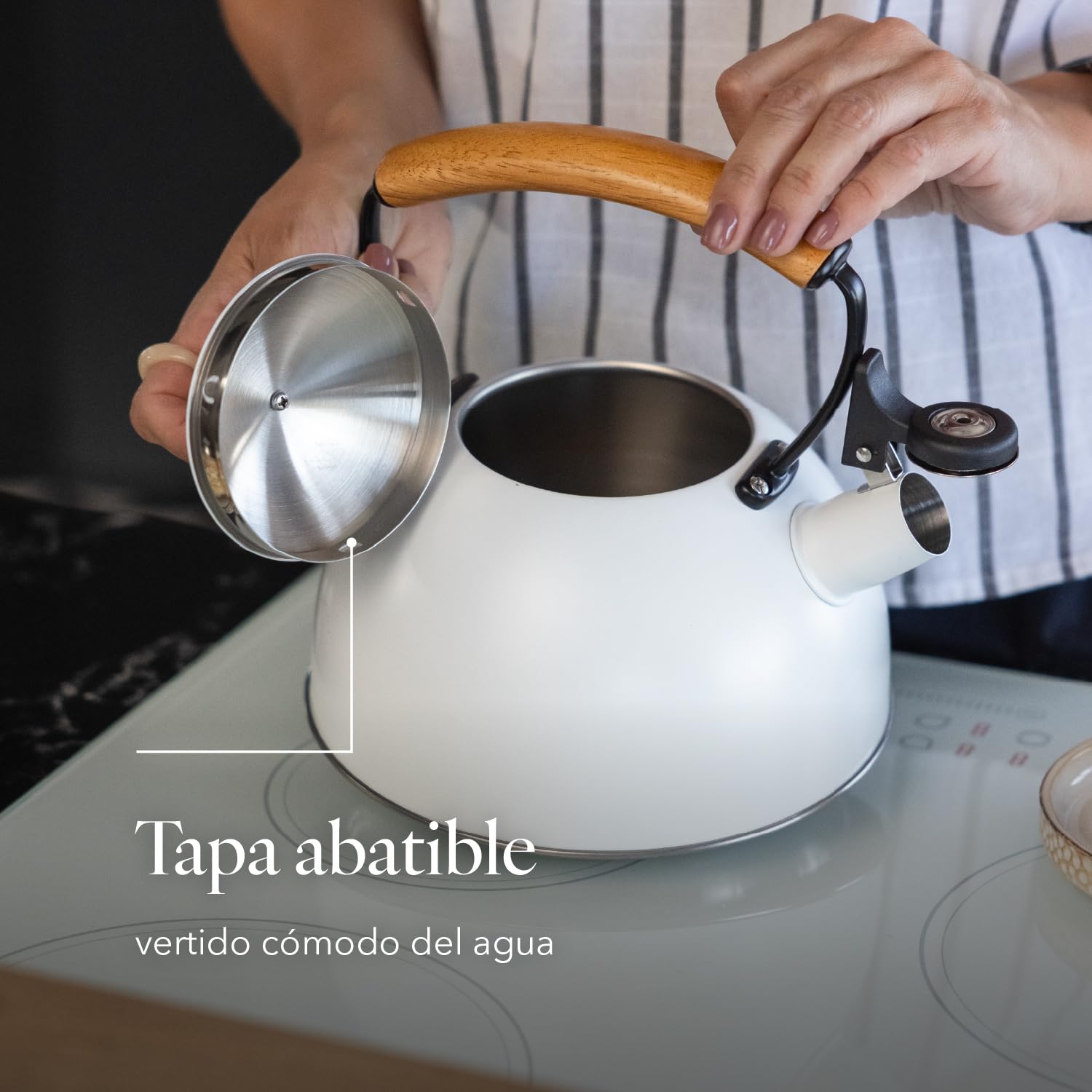 Tetera FLORINA (2,3 l) | Acero Inoxidable NATURA | Tetera Flauta con Mango de Madera | Silbato Automático | Estufa de Inducción, Estufa de Gas y Estufa Eléctrica | Color: Blanca