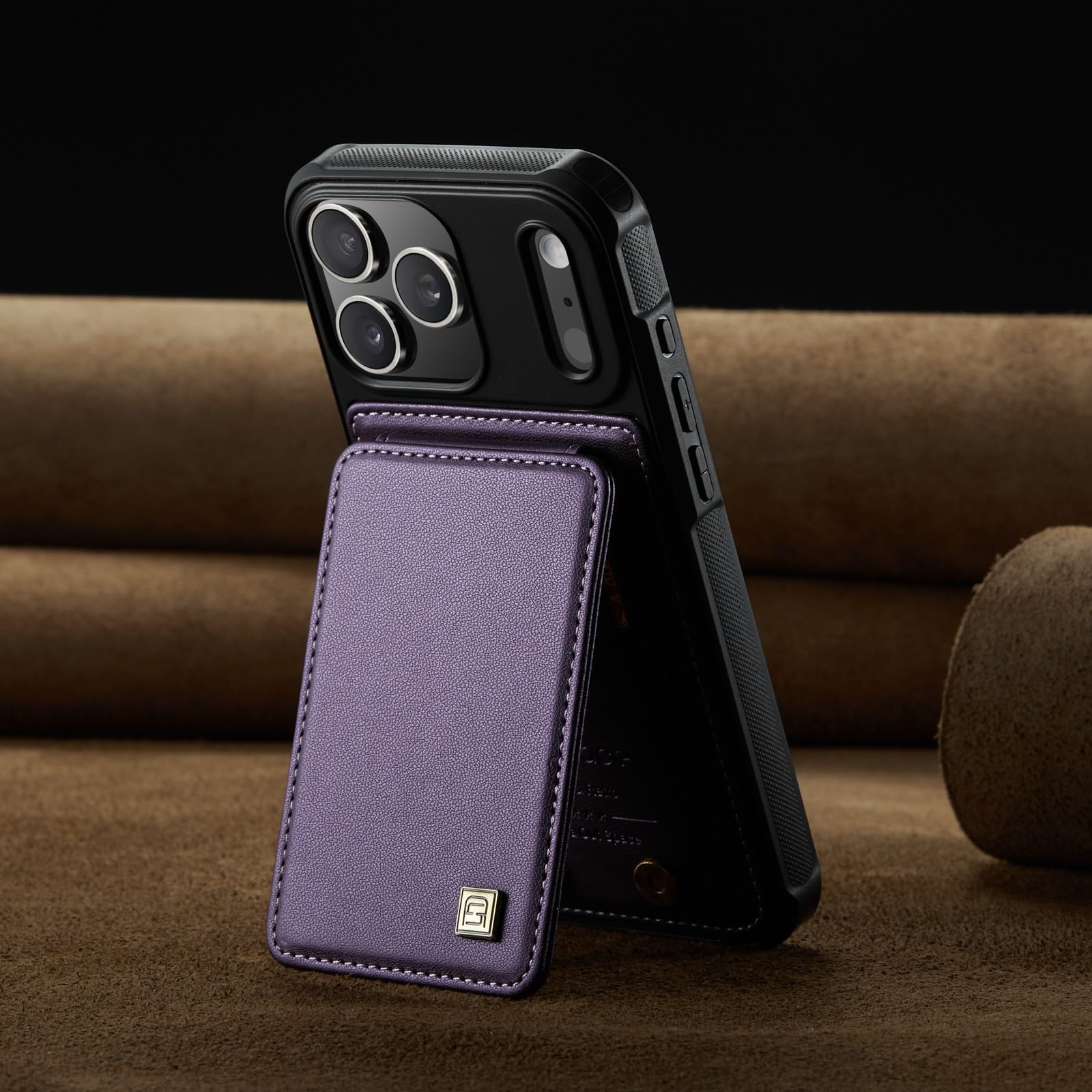 Étui iPhone 16 Plus en cuir rigide violet offrant une protection élégante - 8