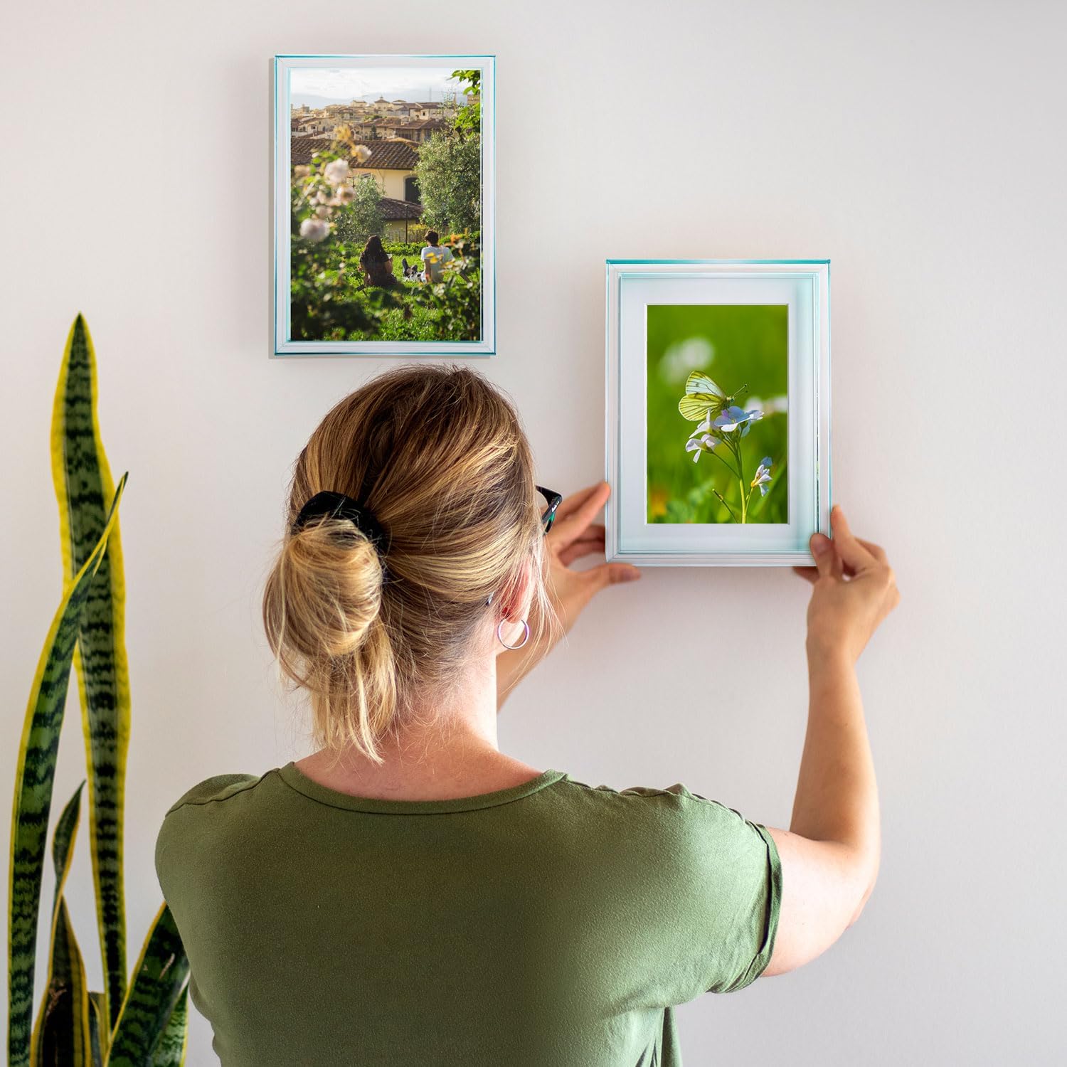 Gradient 5x7 Acrylic Picture Frame - Fits 4x6 with Mat or 5x7 without Mat, with Tabletop Stand & Wall Mount for Home Office Decor, Green, 1Pack