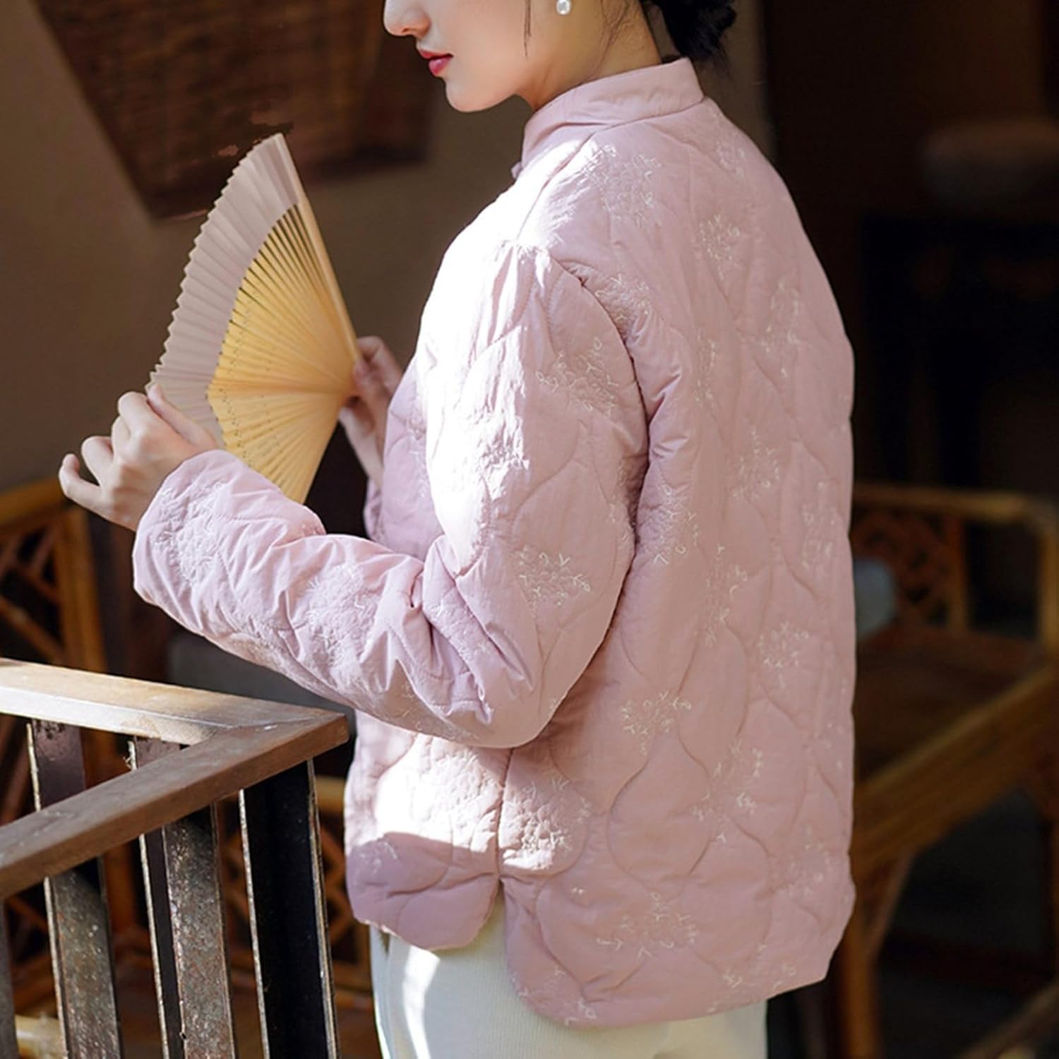 [Taopagii] レディース 棉服コート 中華風 春秋冬 花柄 刺繍 ストリート 三つボタン エレガント 厚手 スタンド襟 ライ