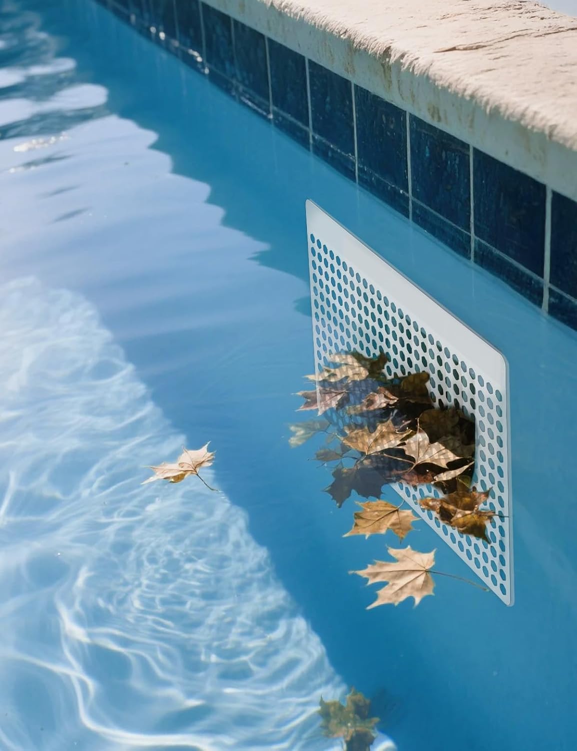 Pool Skimmer Guard Kit – Leaf Skimmer Catcher Shield with Elastic Rope & Telescopic Rod – Fits All Inground & Above Ground Pools – Rust-Proof Net Cover to Prevent Debris & Blockage – Easy Assembly