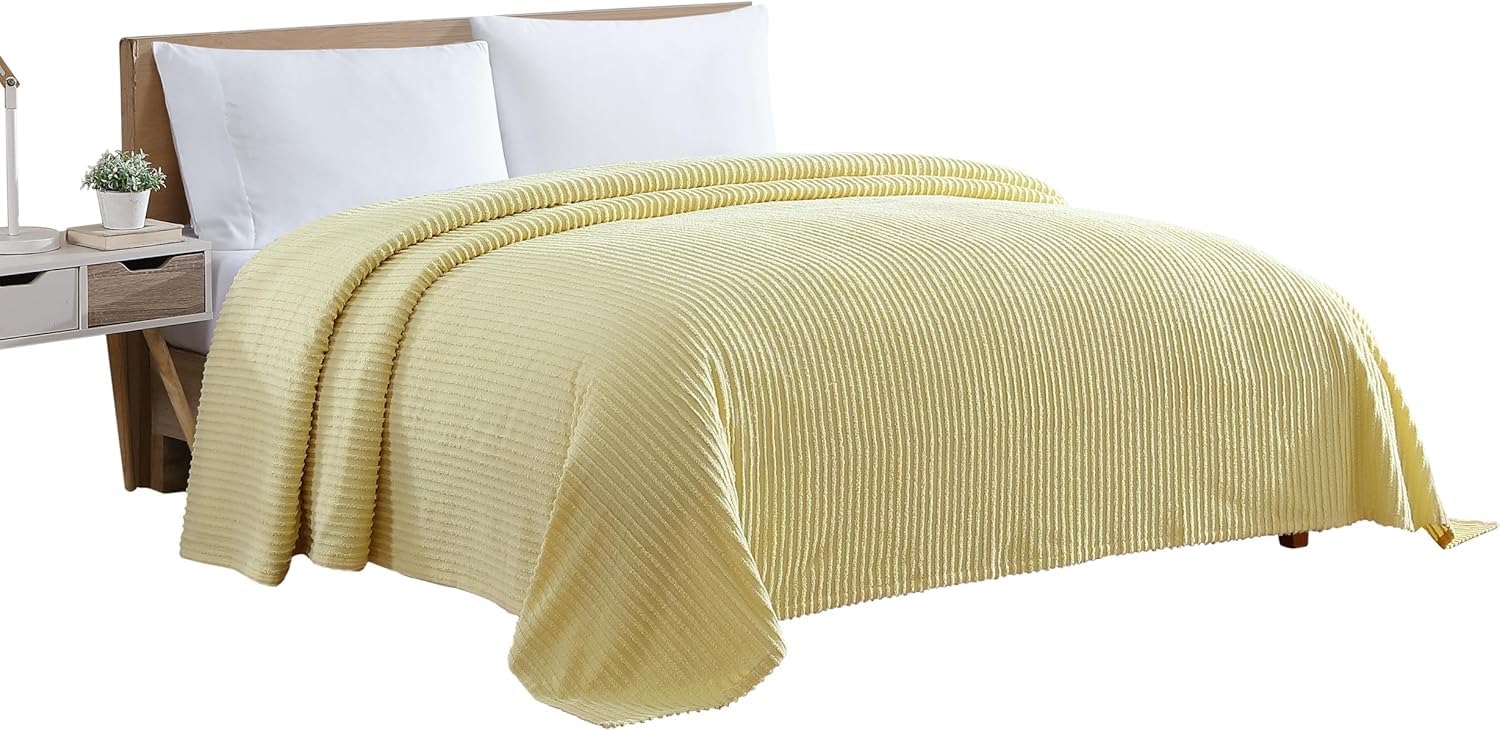 Beatrice Home Fashions Full Channel Chenille Bedspread, Yellow