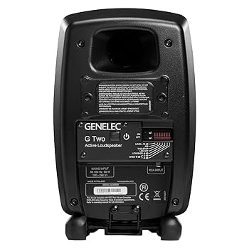 GENELEC アクティブスピーカー2台とSENNHEISERヘッドフォン GENELEC アクティブスピーカー2台とSENNHEISERヘッドフォン