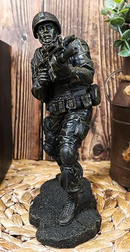 Miniatura 2 de Ebros Gift Soldado militar patriótico cargando con rifle figura de 5.5 pulgadas de alto unidad especial marina héroe del ejército estadounidense