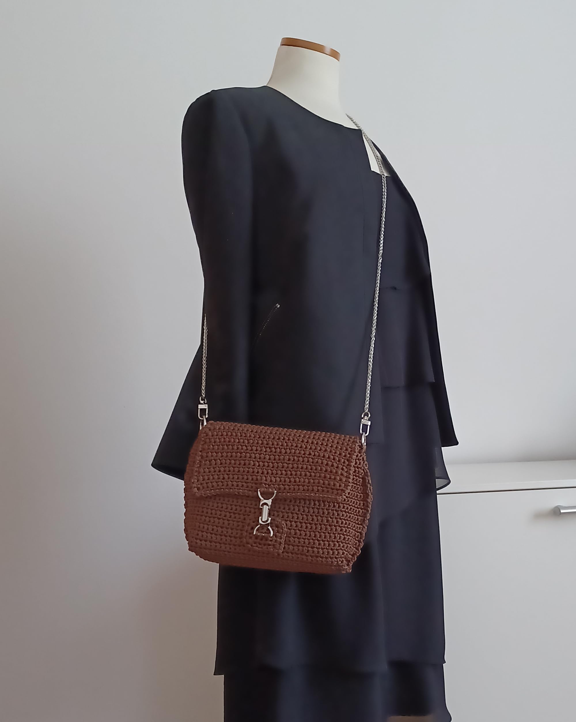 Generico Borsa a Tracolla Uncinetto Fatta a Mano, Marrone Moka, Cordino Italiano, con tracolla 120 cm, 25x17x6 cm