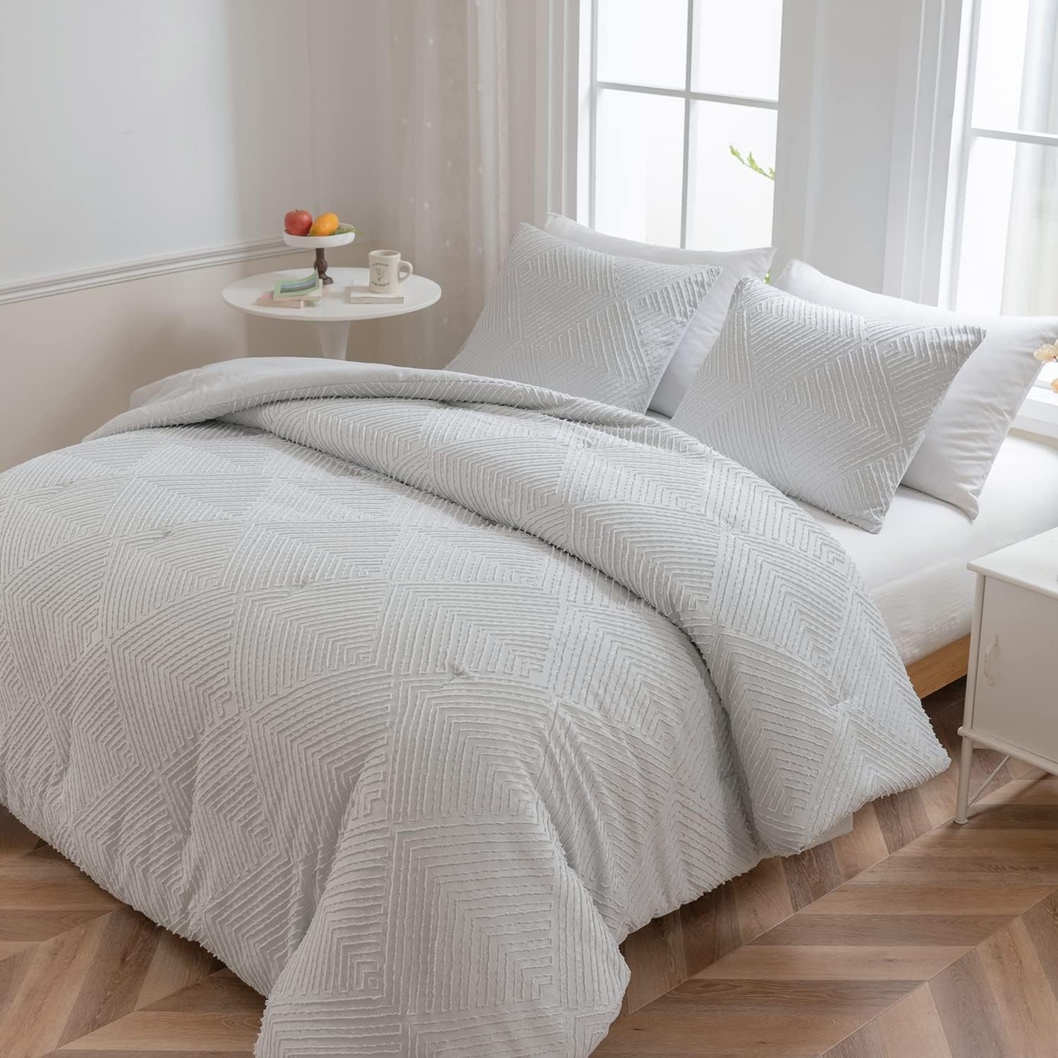 LAVACHEY Light Grey Queen Comforter Set, Shabby Chic Tufted