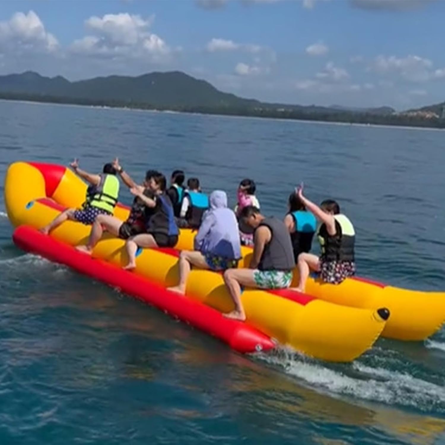 Water Banana Boat Flying Fish, Inflatable Towed Rowing Tube, Inflatable Banana Boat, Ride Tube for Rowing and Water Sports,10 People