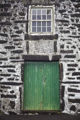 Posterazzi PDDEU23WBI0784LARGE Portugal, Azores, Isla Pico, Porto Cachorro. Vieja comunidad pesquera en edificios de roca volcánica, impresión