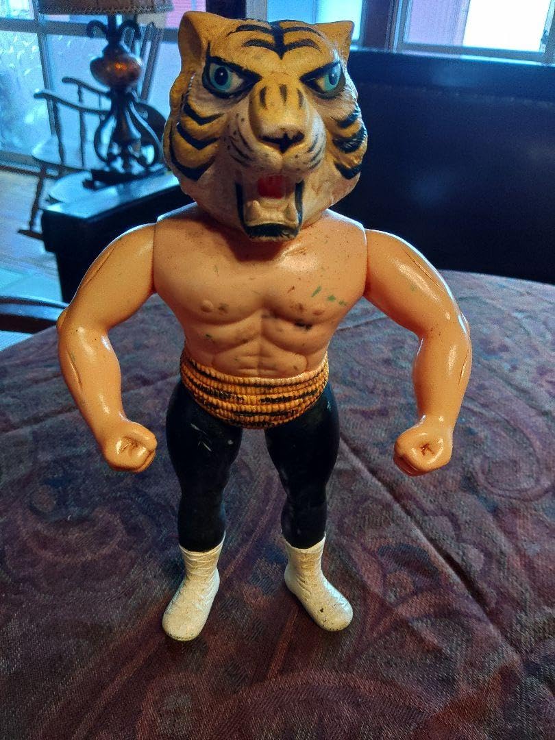 タイガーマスク 1969 ソフビ　ぼくらマガジン　梶原一騎 Amazon.co.jp: 当時物 中嶋製作所 1969年アニメ タイガーマスク