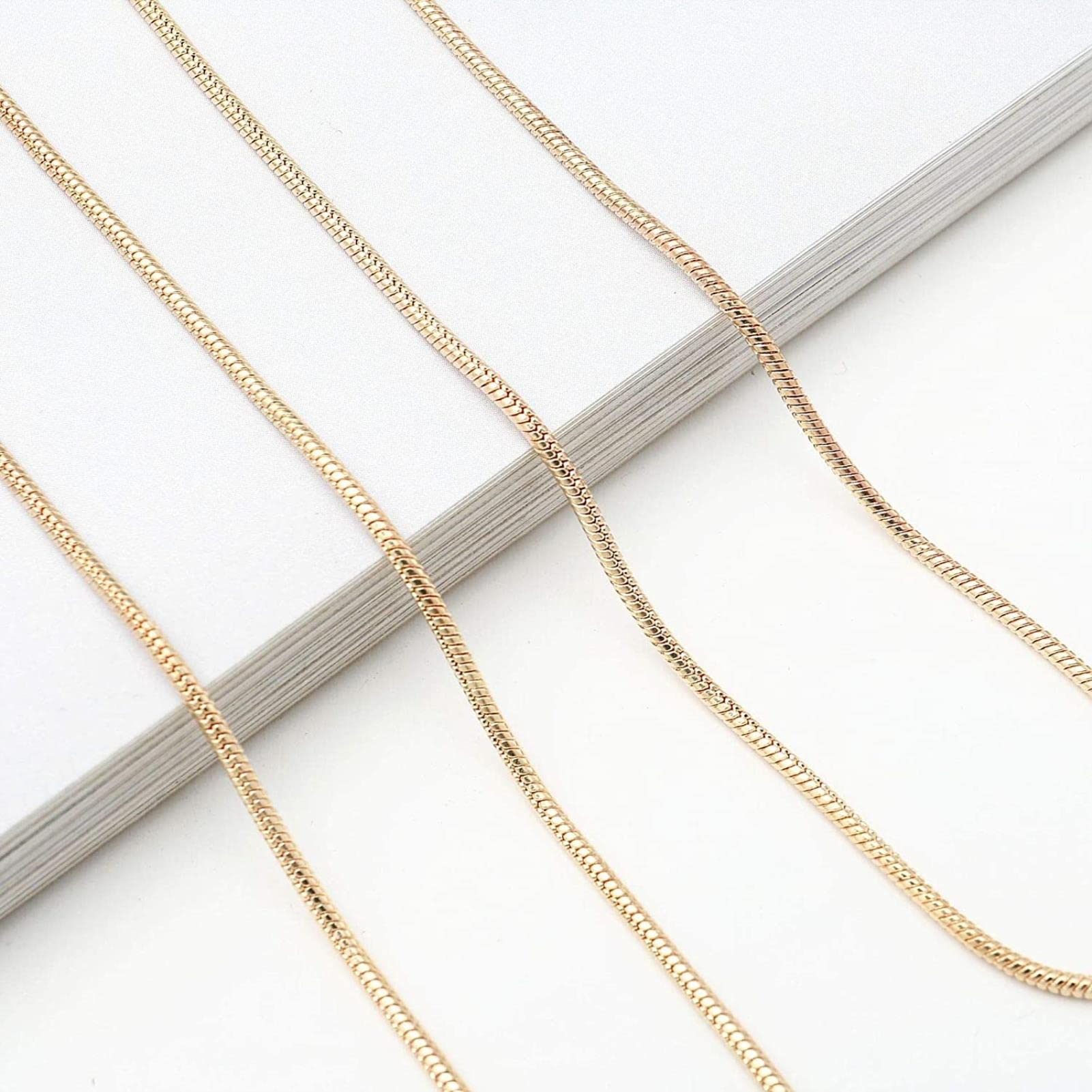 REVAHI Catene per Occhiali Catene per Occhiali da Sole in Metallo Porta Occhiali Cinghie per Occhiali Cordini per Il Collo Fermacorda per Occhiali estremità Antiscivolo, Oro e Argento