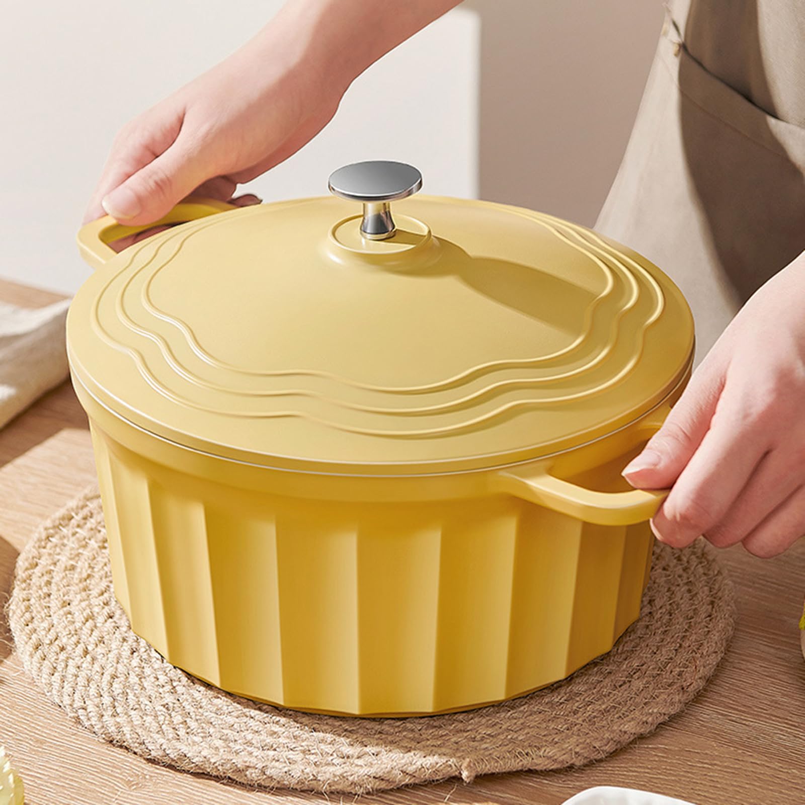 Durevole Pentola in Ghisa Grande 24 cm, Anti Perdite Casseruola in Ghisa Smaltata con Coperchio 4,67 L, Cast Iron Casserole Dutch Oven Pot Pentola per Stufare, Cuocere e Arrostire, Giallo