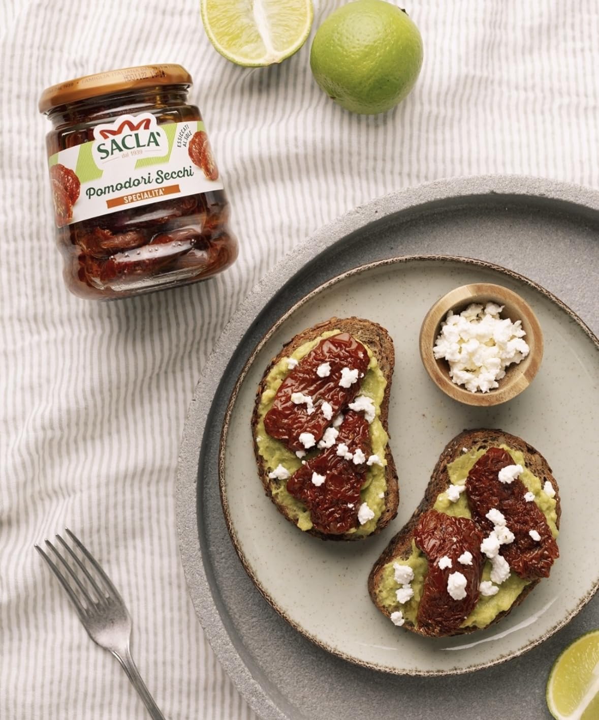SACLA Sundried Tomatoes Antipasti in Oil | Italian Sun-Dried Tomatoes Preserved in Sunflower Oil with Herbs | 9.88 oz Glass Jar | Non-GMO Gourmet Antipasto | Imported from Italy