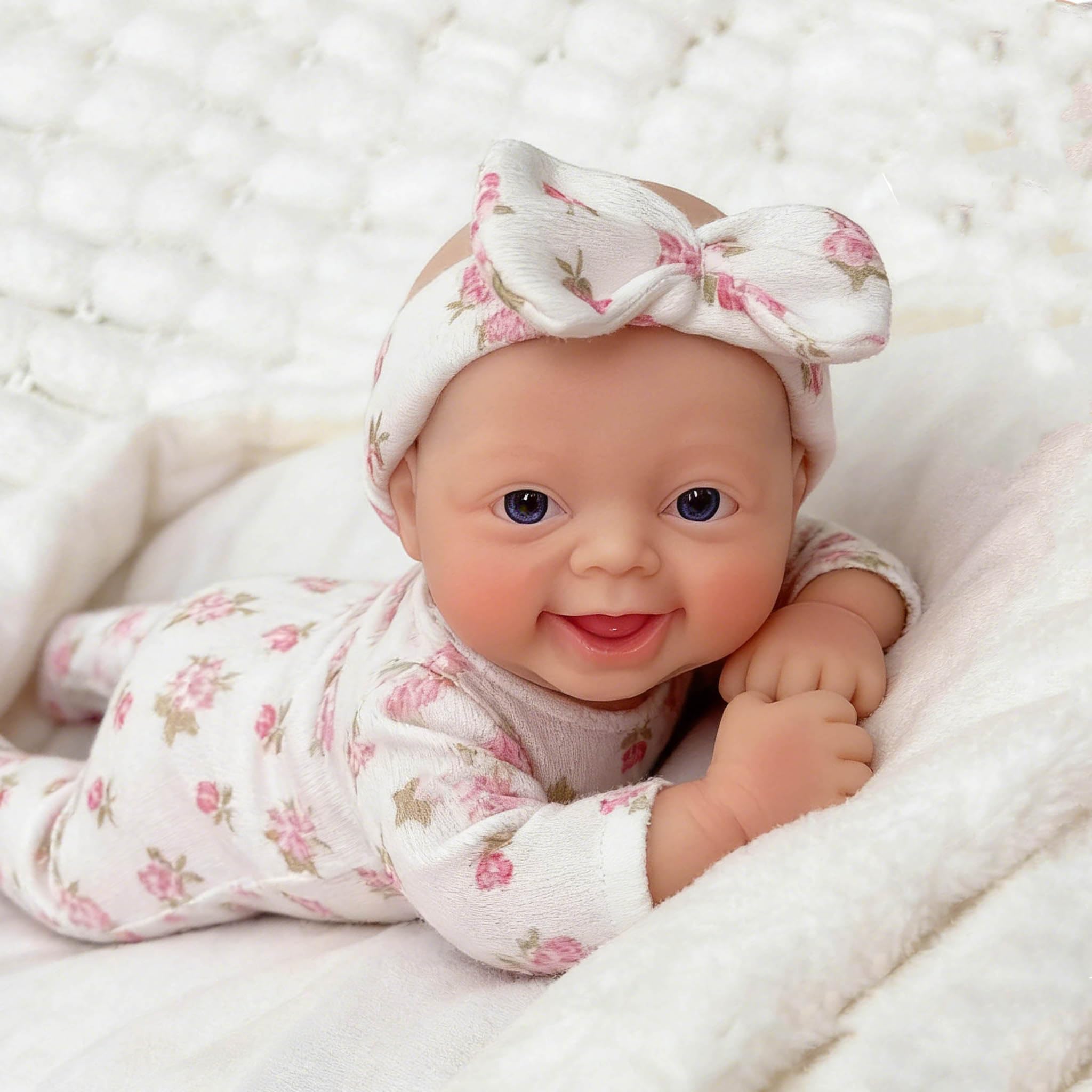 Reborn Baby Dolls 7 "Girl Open Eyes Smile Full Silicone Mini Baby Doll with Feeding Accessories-A
