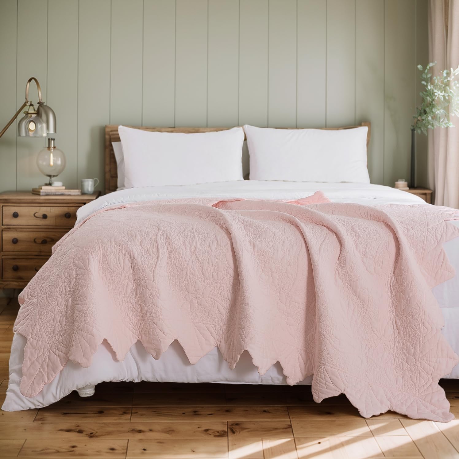 Brandream Pink Scalloped Edge Quilt Cotton Quilted Throw Blanket for Bed Couch Daybed 47 X 60 Inch Decorative Throw Blankets