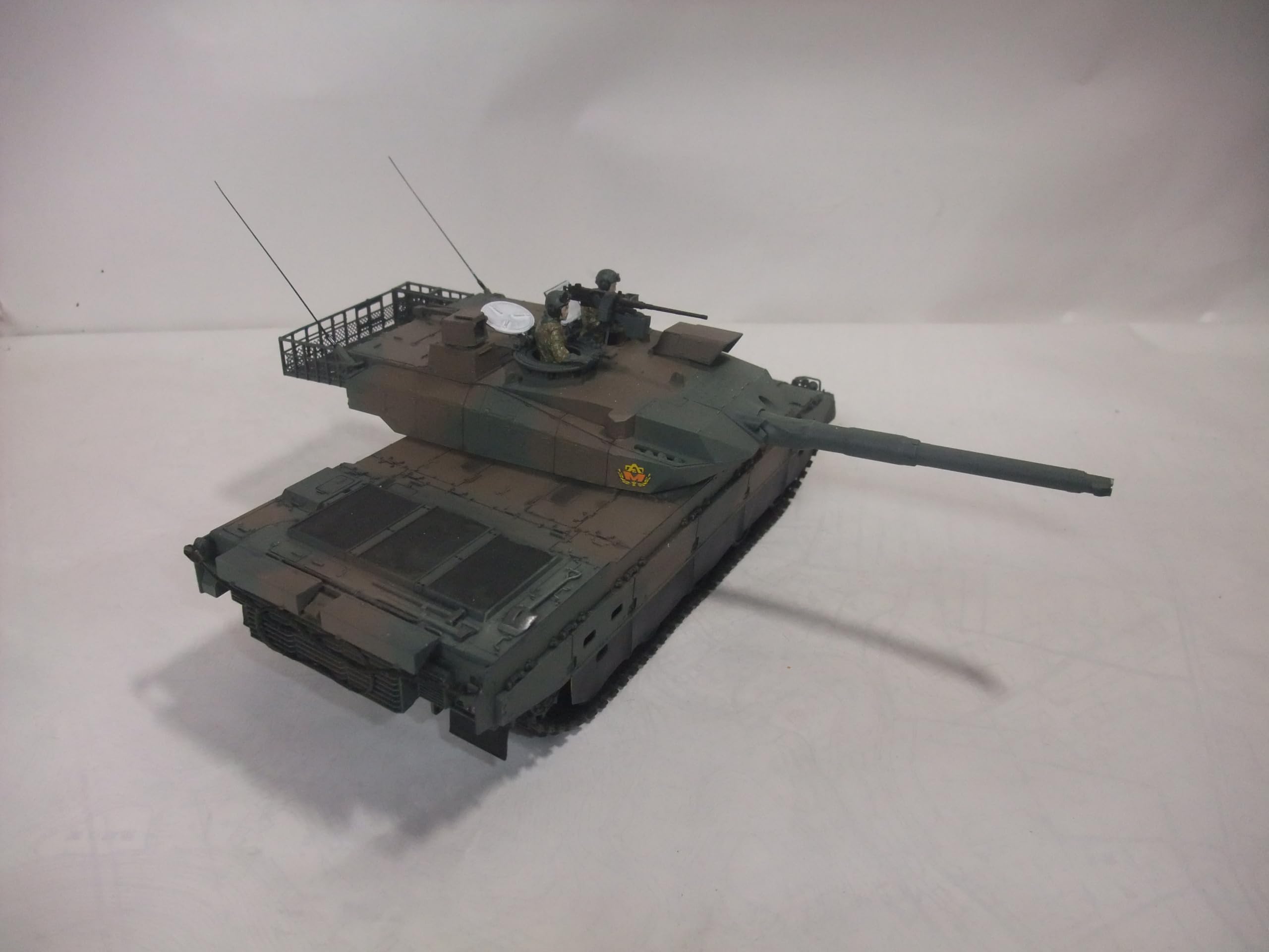 Amazon | 完成品 陸上自衛隊10式戦車 35分の1サイズ | プラモデル