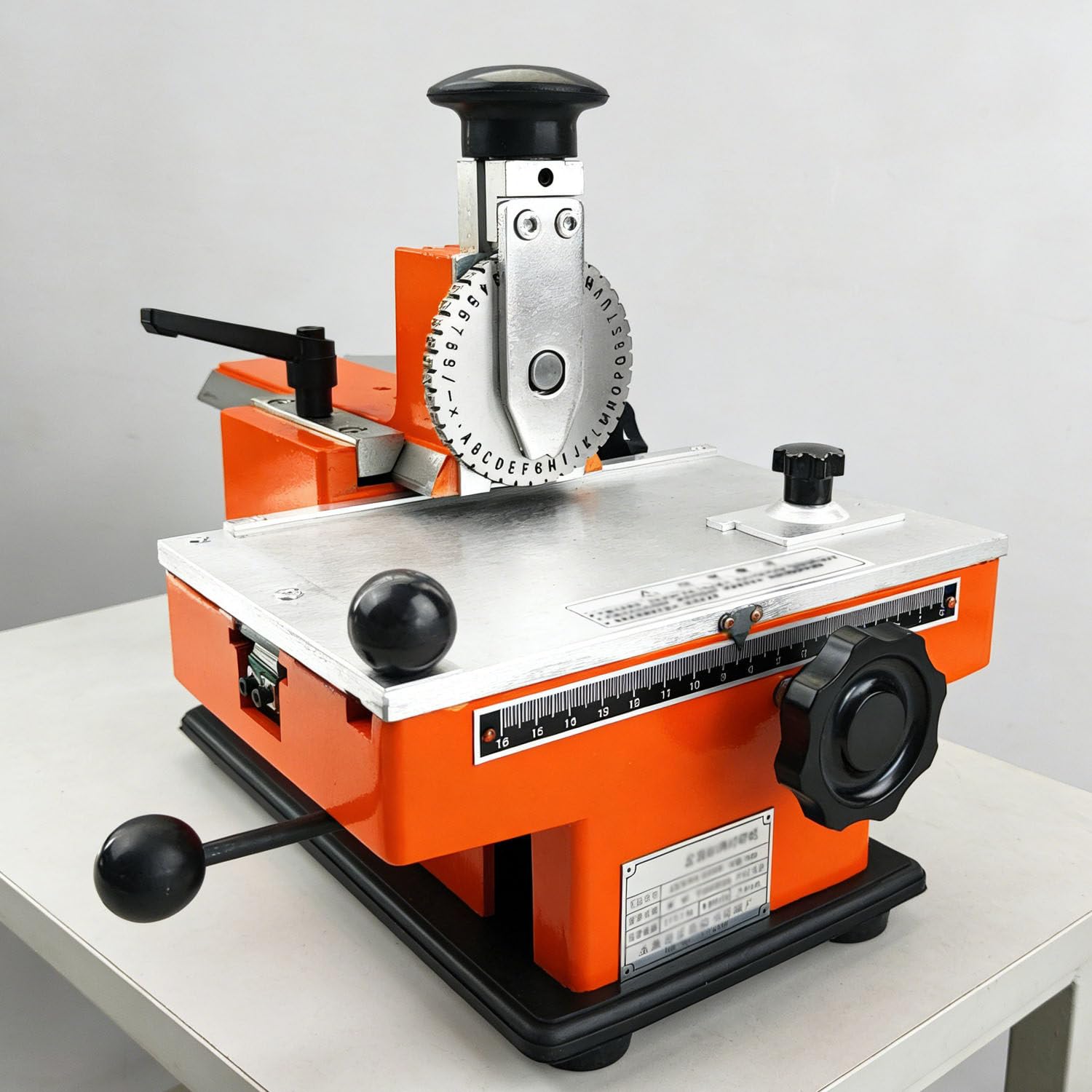 Marcatrice manuale per etichette metalliche, dispositivo semiautomatico di stampaggio e goffratura per etichette metalliche e targhette per cani, compatibile con carte in PVC, spessore etichetta 0-7