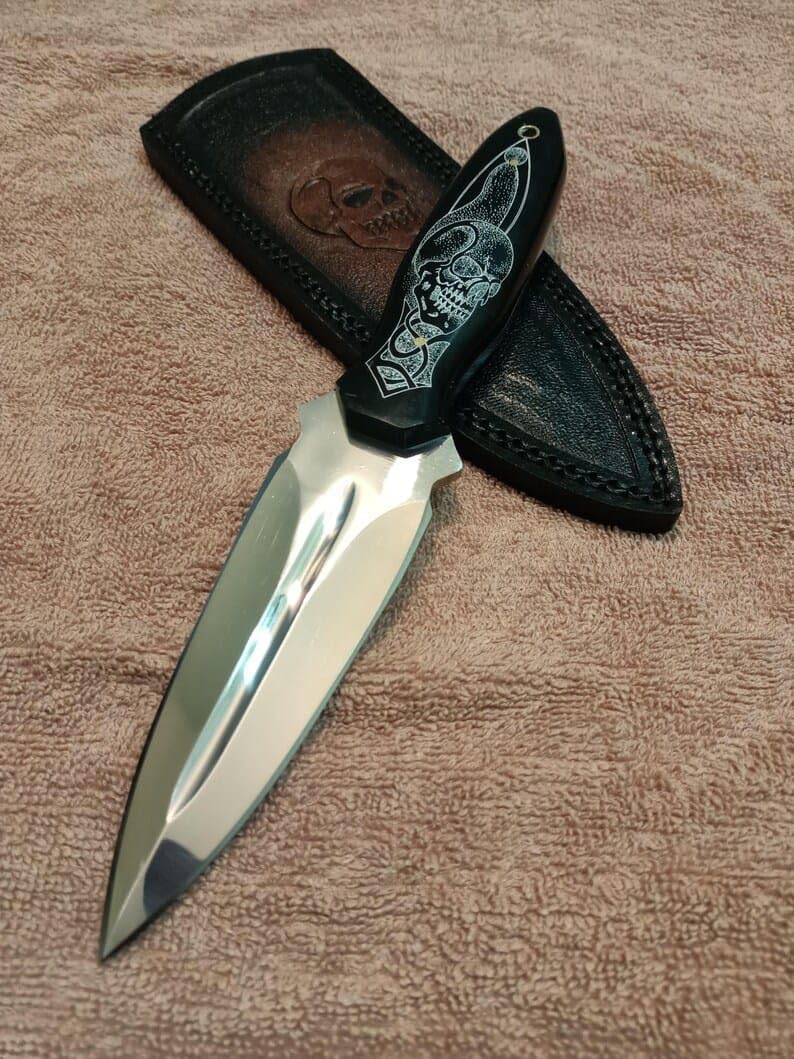 Handcrafted Skull Design Hunting Knife, D2 Steel Dagger with Leather Sheath, Decorative Collection Piece, Gift for Him/Her, Best Gift for All Occasions