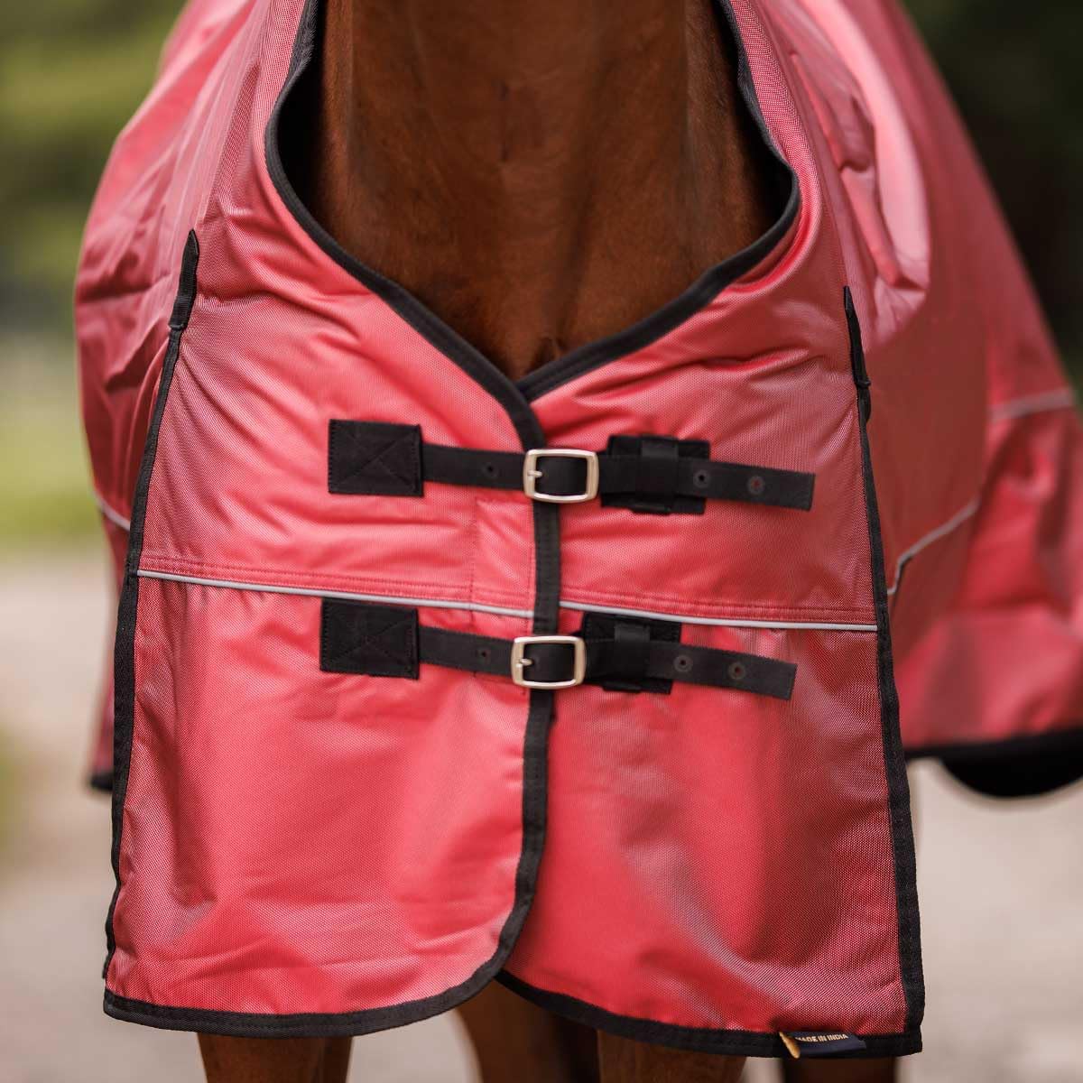 Country Pride Arctic Breeze Lightweight Turnout Blanket, 1680D Ballistic Nylon, Waterproof, Breathable, Midweight Insulated, Reflective Strip, Shoulder Gussets, Tail Cover, Adjustable Fit (80)