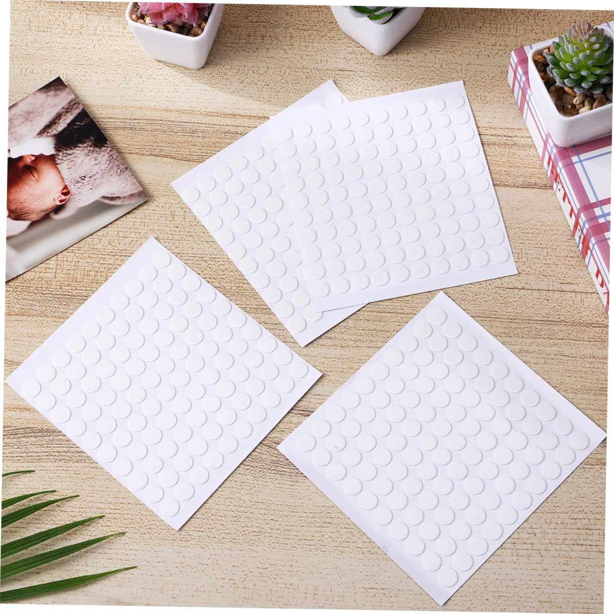 OSALADI 500pcs Double-Sided Adhesive Dots Round Acrylic Sticky Putty for Removable Wall Decor Crafting and Home Office Use