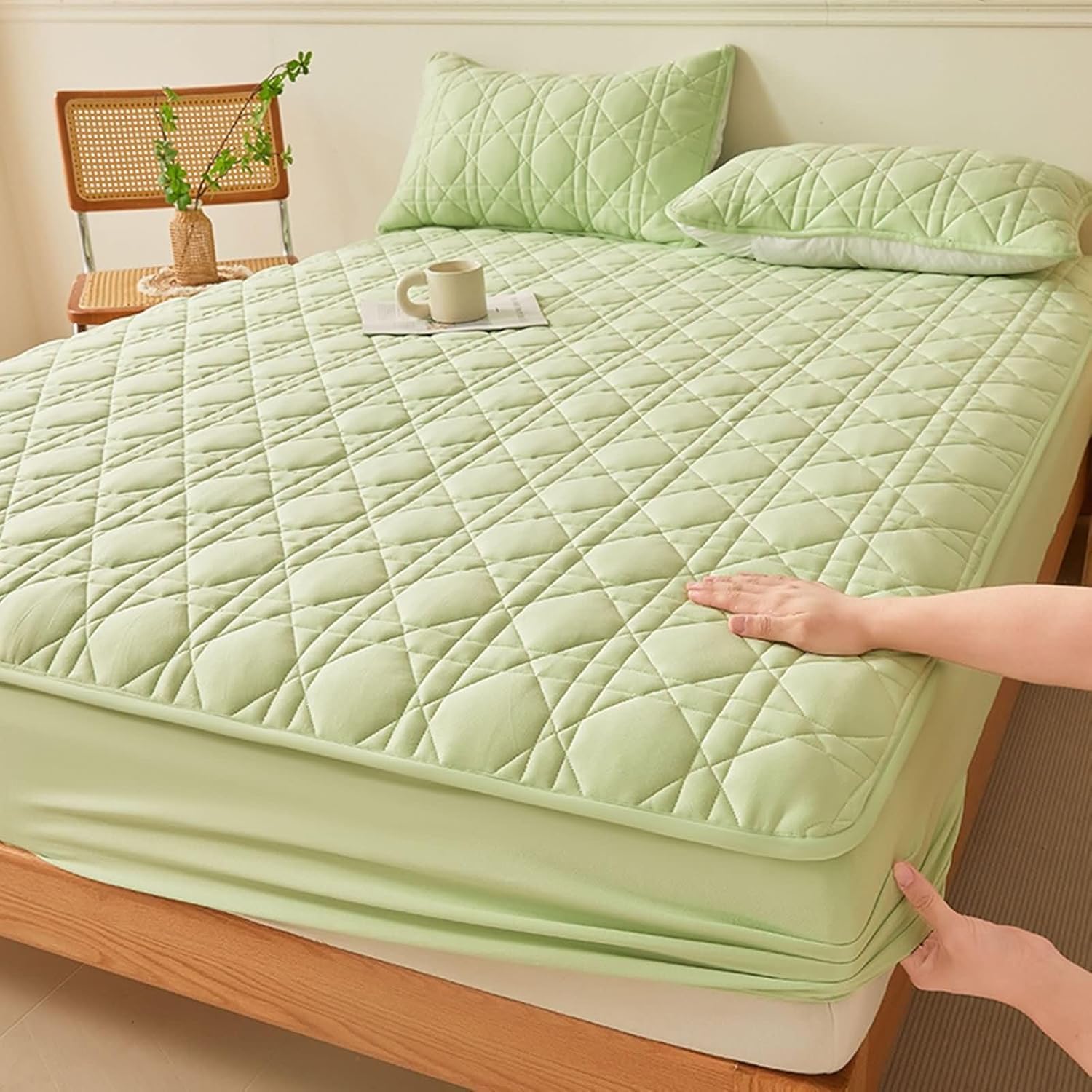 Beydodo Bed Fitted Sheet 35 x 78 inch, Standard Pocket Fitted Bed Sheet Green Geometric Quilted, Polycotton Mattress Protector 90x200cm