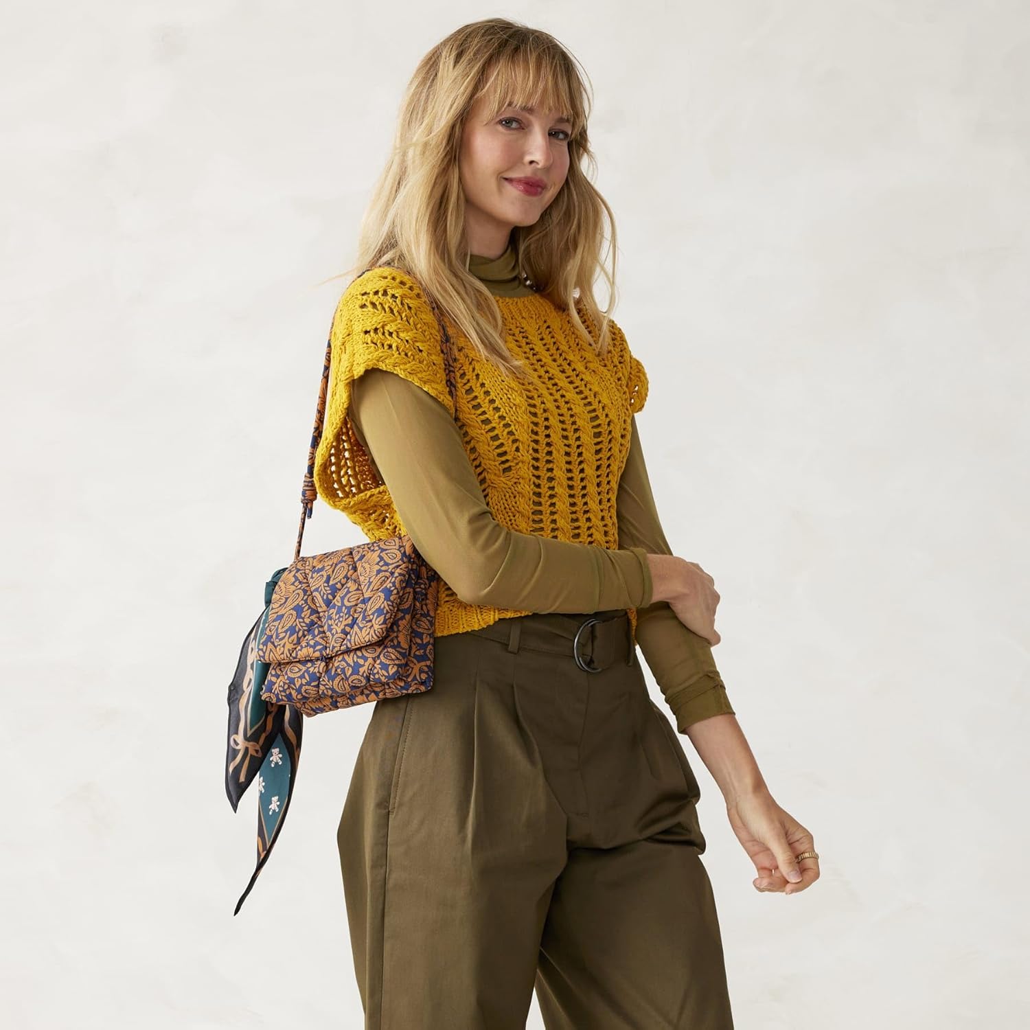 womens Featherweight Baird Hipster Crossbody Bag - Image 4