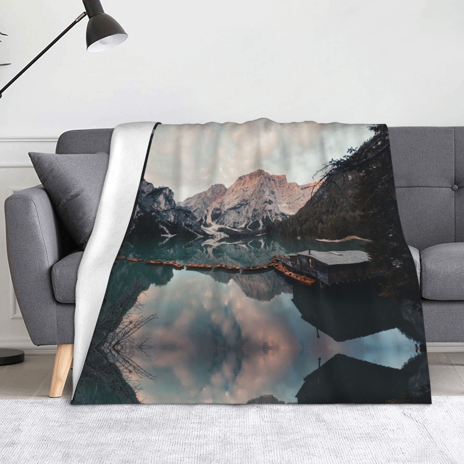 Couverture polaire imprimee douce et confortable pour des moments de detente au salon