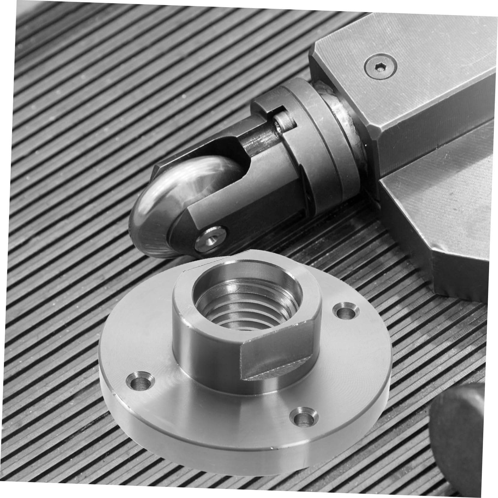 Mobestech 3-zoll Holzdrehbankadapter aus Stahl mit 1-8tpi Gewinde und 8 Befestigungslöchern für Stabile Montage und Einfache Entfernung bei Holz Drechselprojekten