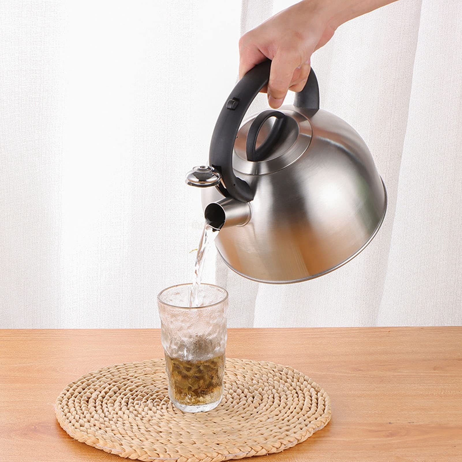 Retro Bouilloire, 1,8 L, Acier Inoxydable sans BPA, Résistance Cachée, sans Fil SWAN Crème 3000