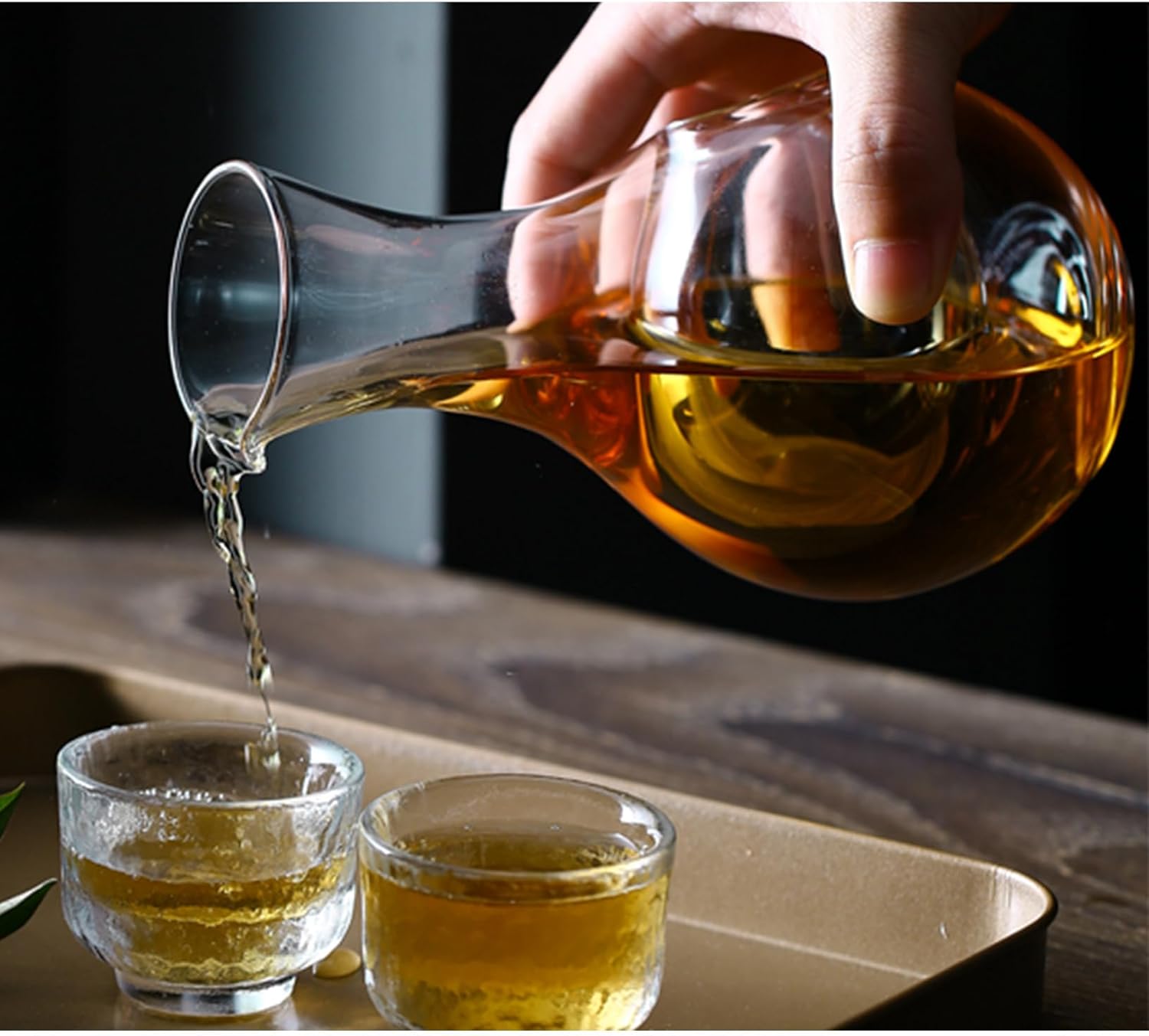 Japanese Crystal Glass Sake Dispenser Sake Jug Set,traditionally Sake Bottle Crafts Cup Sake Cup Set,Crystal Glass 6 Pieces with Wooden Tray Transparent